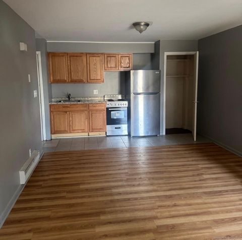 Photo of 240 Oak Street #6, Bridgeport, CT 06604 (MLS # 24143792)