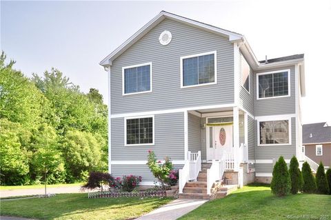 Photo of 1 Windswept Lane, Farmington, CT 06085 (MLS # 170578369)