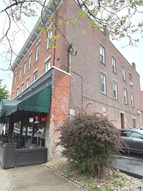 Photo of 860 State Street #2-F, New Haven, CT 06511 (MLS # 24173791)