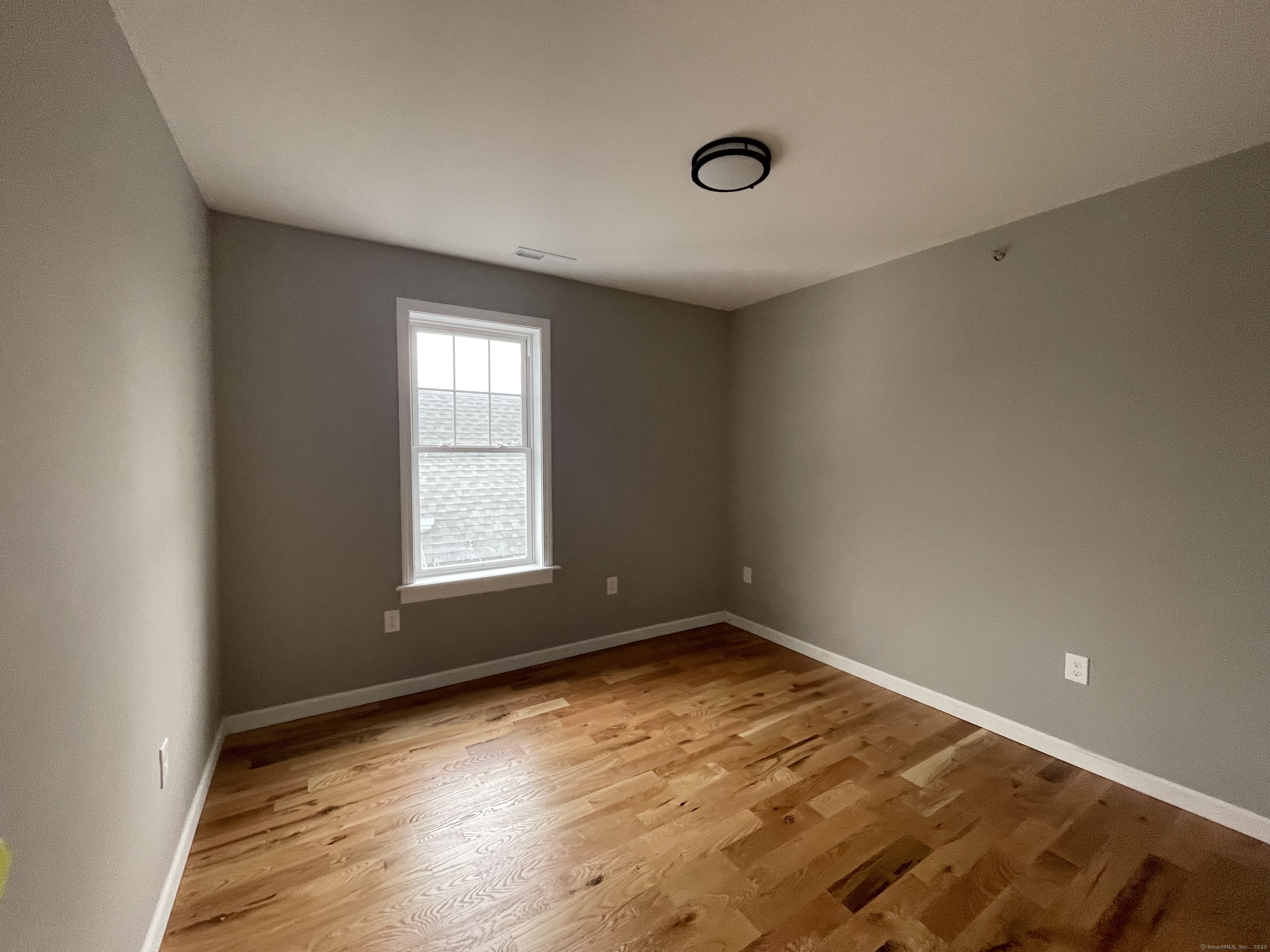 New Haven, Connecticut 06519, United States, 3 Bedrooms Bedrooms, ,2 BathroomsBathrooms,Residential,Pending,15226