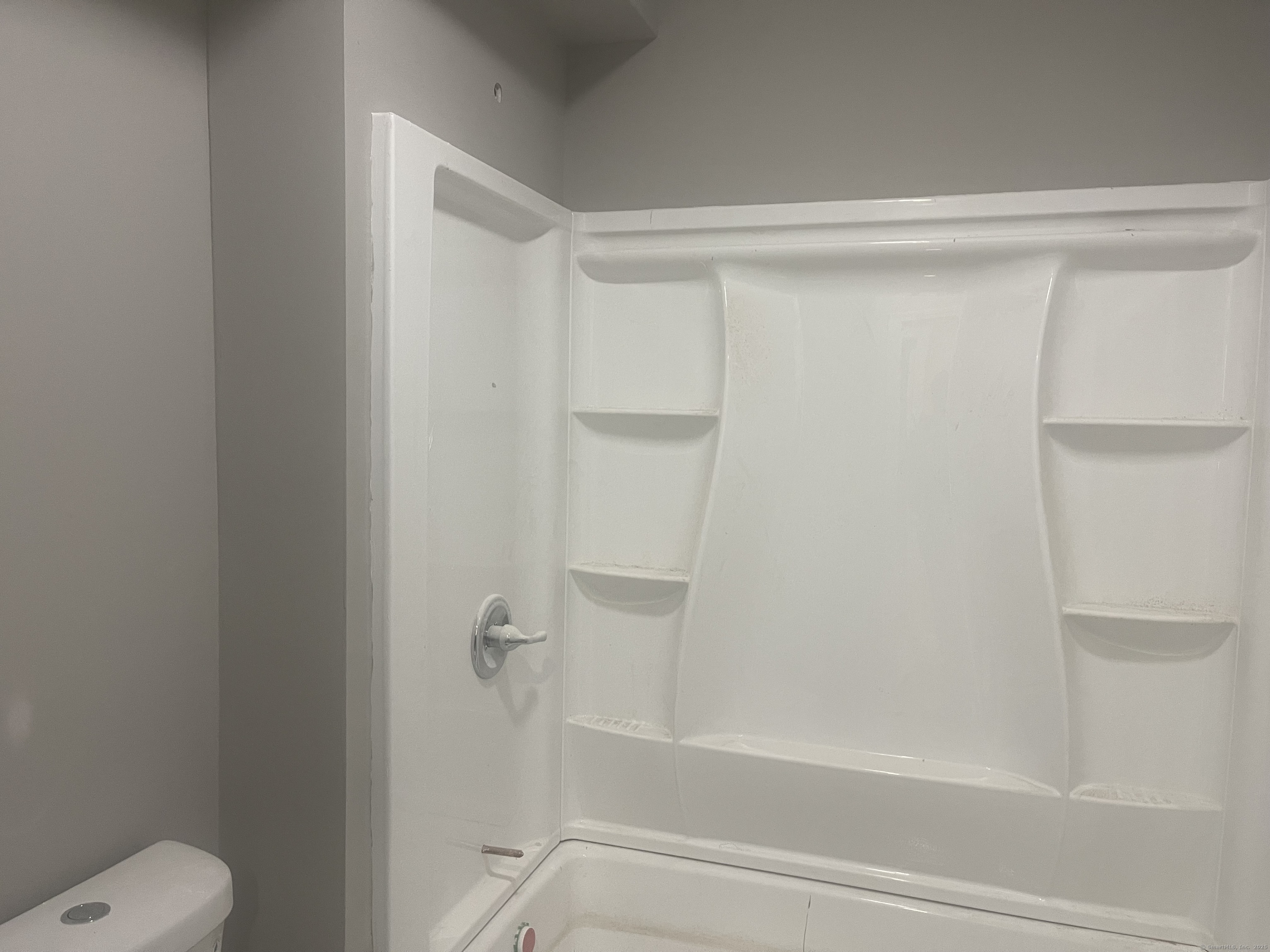 New Haven, Connecticut 06519, United States, 3 Bedrooms Bedrooms, ,2 BathroomsBathrooms,Residential,Pending,15226