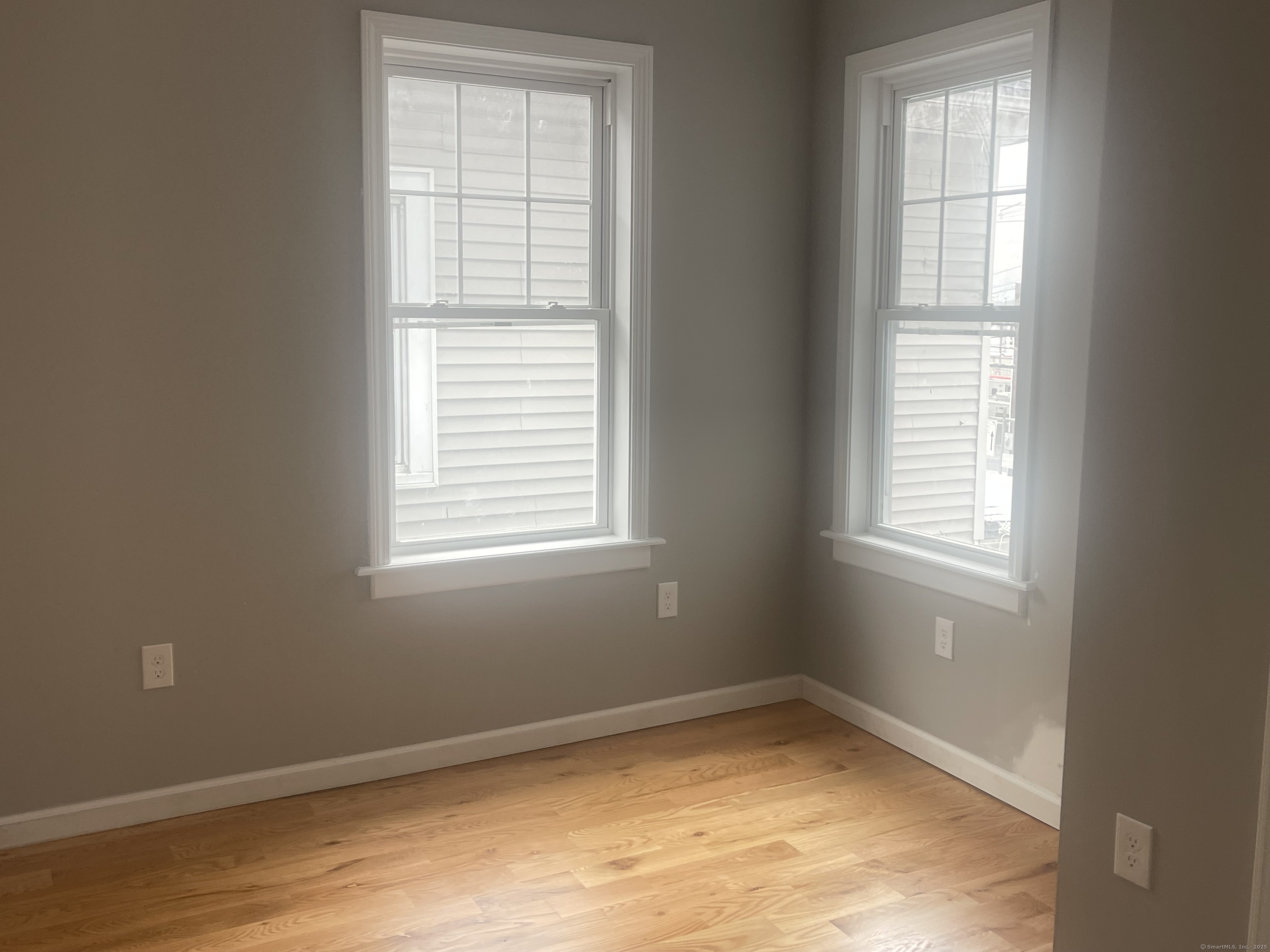 New Haven, Connecticut 06519, United States, 3 Bedrooms Bedrooms, ,2 BathroomsBathrooms,Residential,Pending,15226