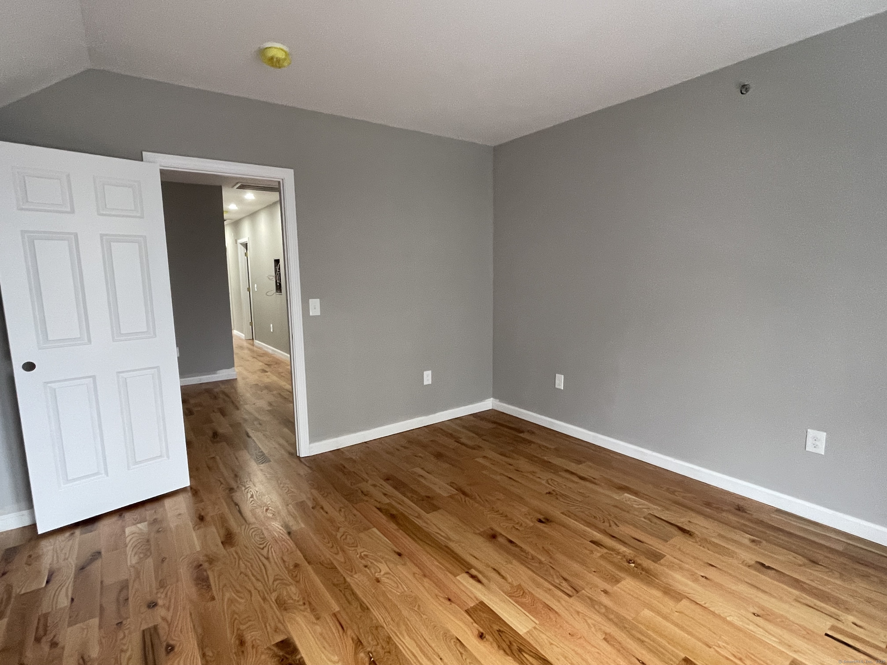 New Haven, Connecticut 06519, United States, 3 Bedrooms Bedrooms, ,2 BathroomsBathrooms,Residential,Pending,15226