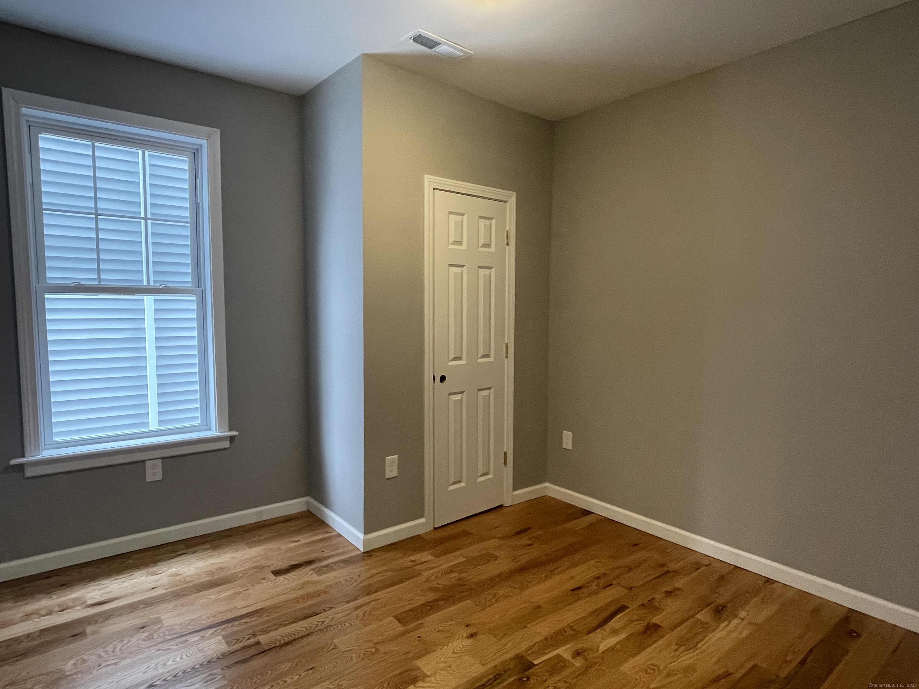 New Haven, Connecticut 06519, United States, 3 Bedrooms Bedrooms, ,2 BathroomsBathrooms,Residential,Pending,15226