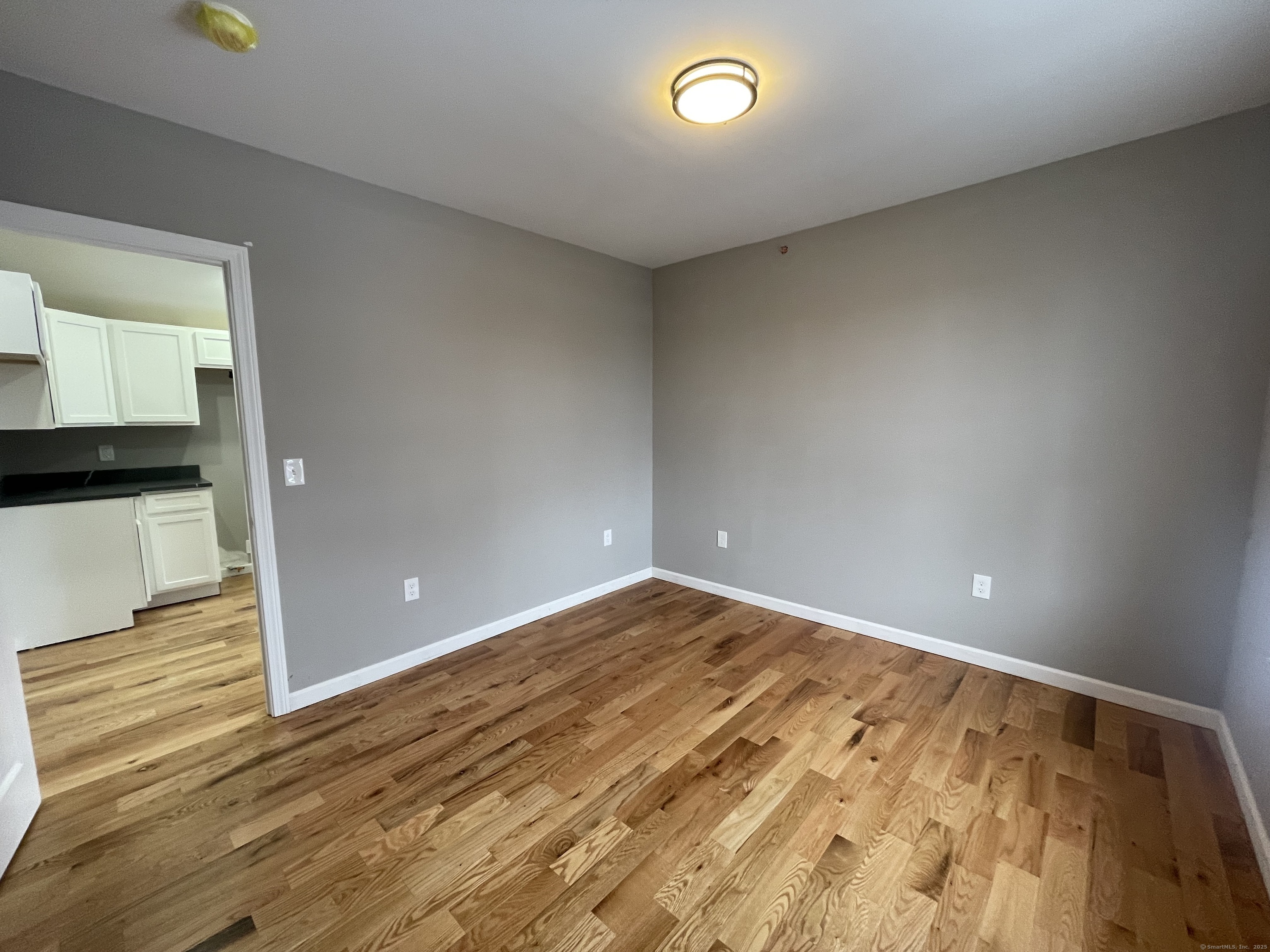 New Haven, Connecticut 06519, United States, 3 Bedrooms Bedrooms, ,2 BathroomsBathrooms,Residential,Pending,15226