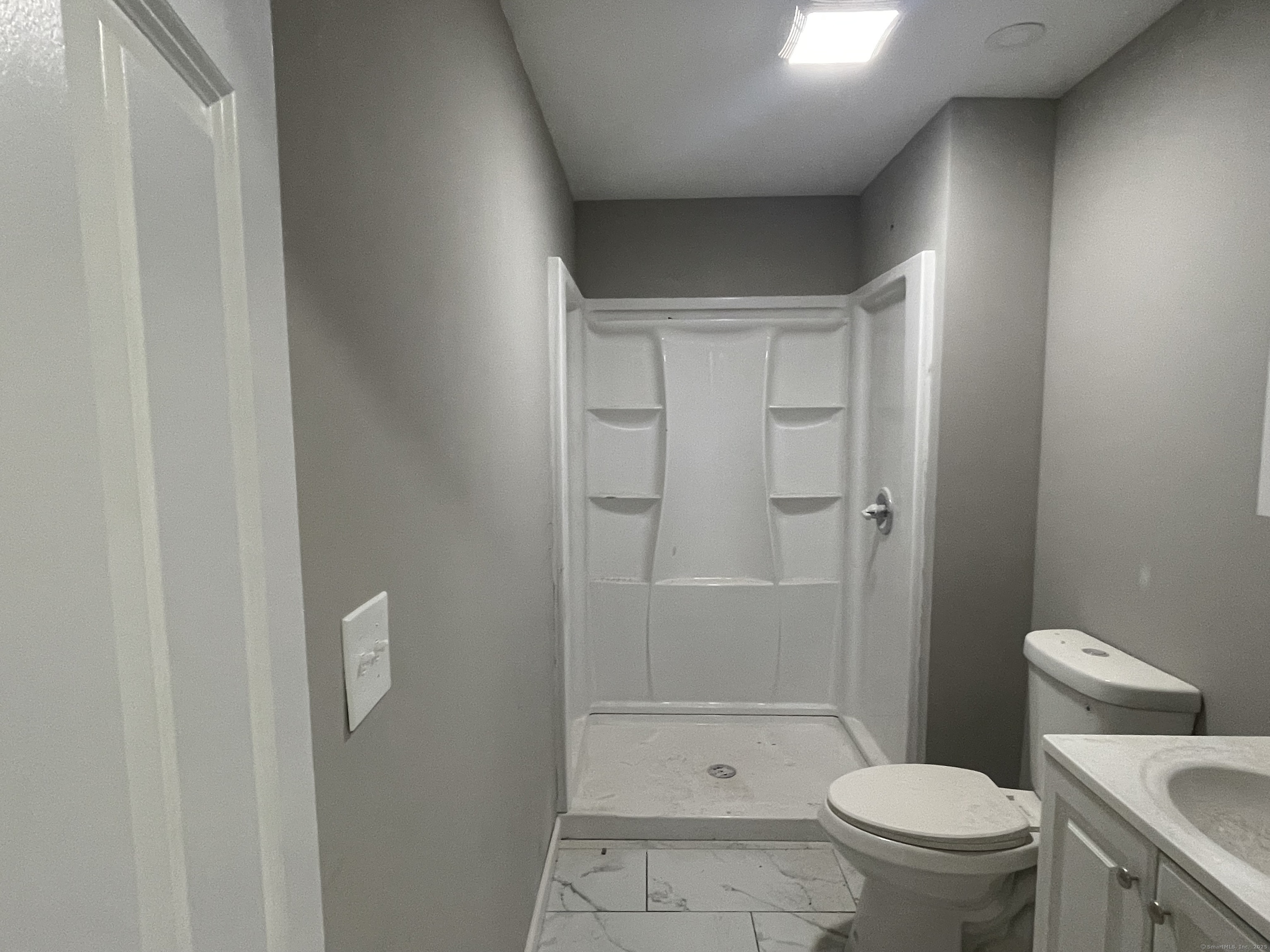 New Haven, Connecticut 06519, United States, 3 Bedrooms Bedrooms, ,2 BathroomsBathrooms,Residential,Pending,15226
