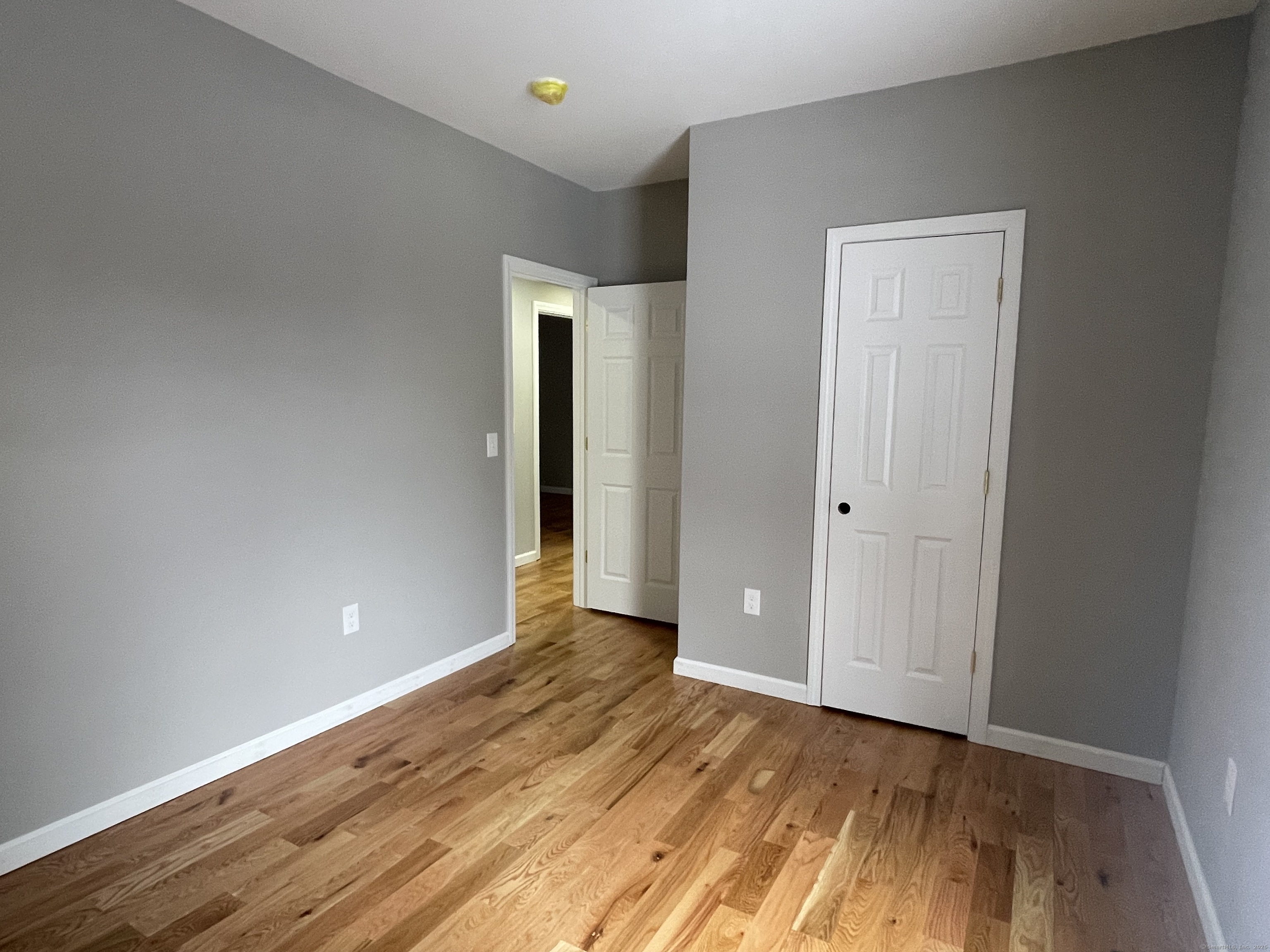 New Haven, Connecticut 06519, United States, 3 Bedrooms Bedrooms, ,2 BathroomsBathrooms,Residential,Pending,15226