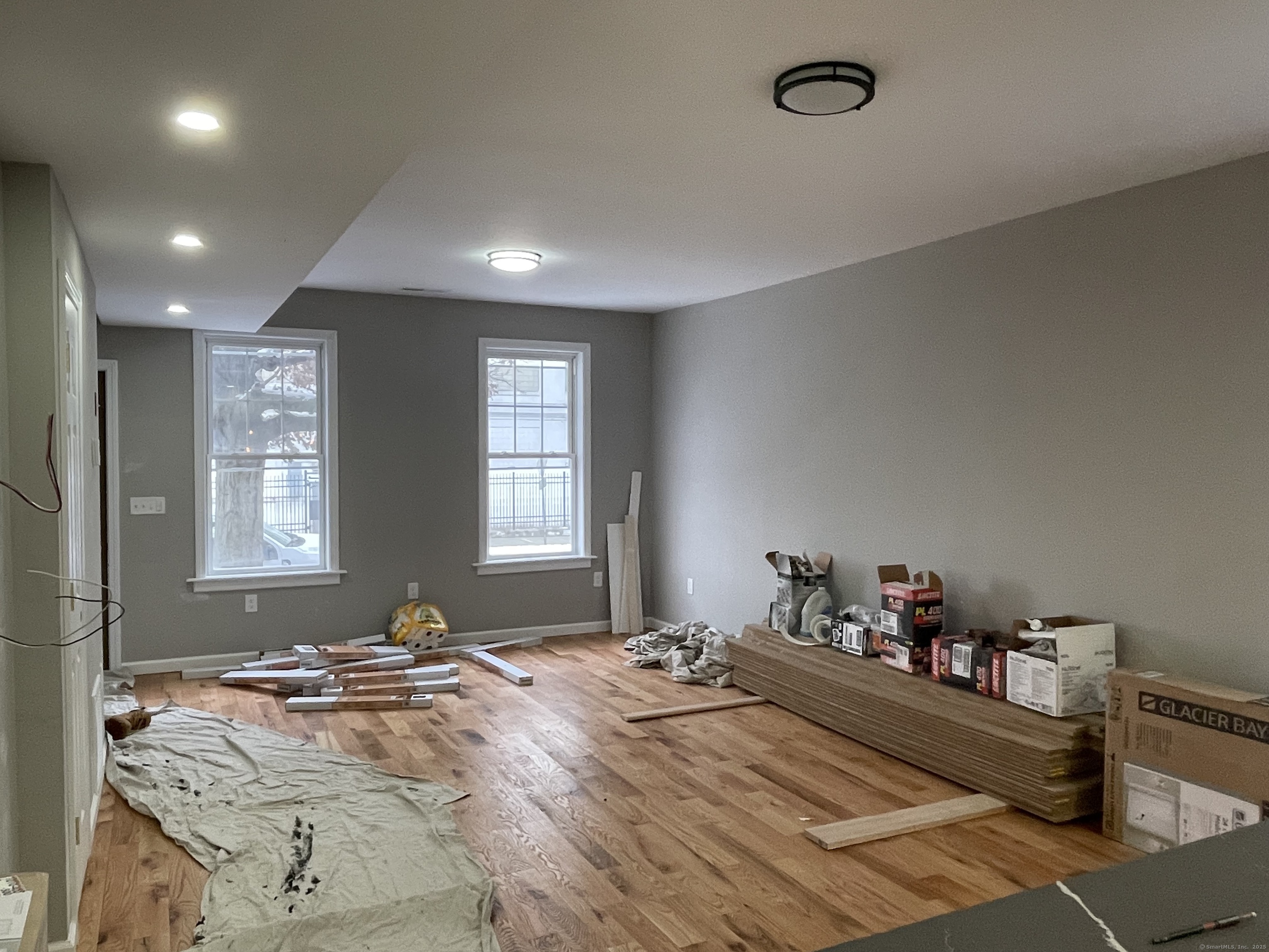 New Haven, Connecticut 06519, United States, 3 Bedrooms Bedrooms, ,2 BathroomsBathrooms,Residential,Pending,15226