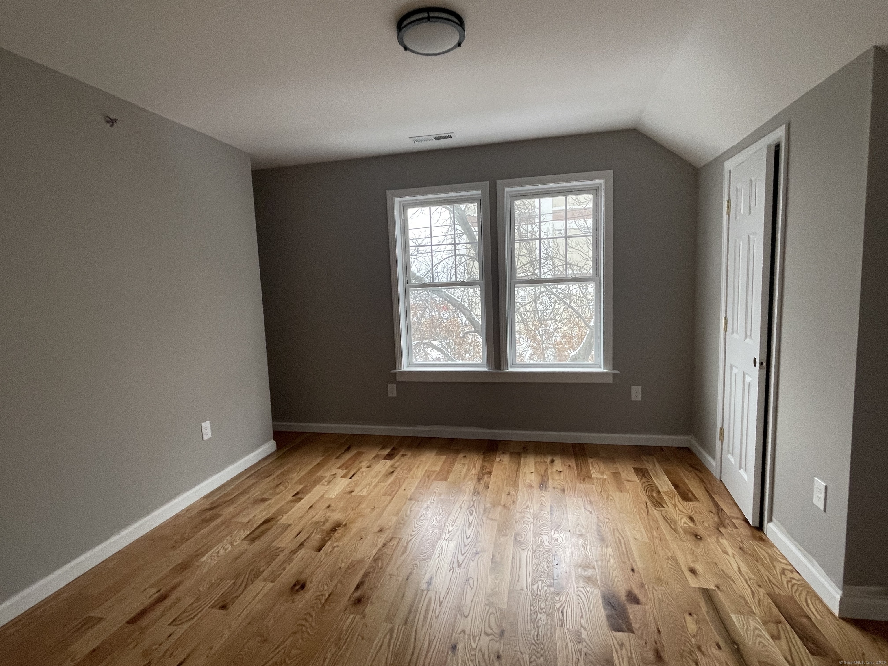 New Haven, Connecticut 06519, United States, 3 Bedrooms Bedrooms, ,2 BathroomsBathrooms,Residential,Pending,15226