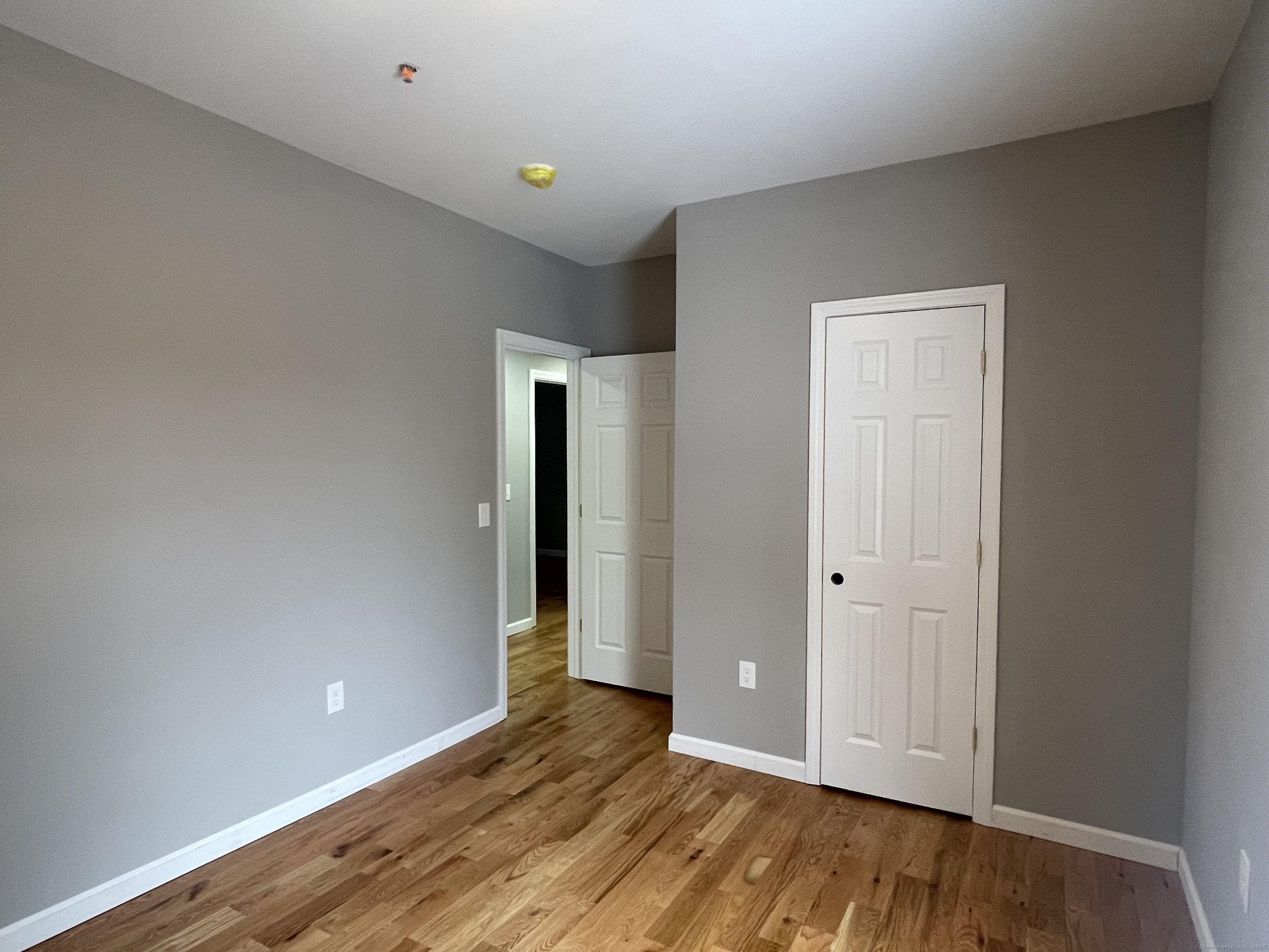 New Haven, Connecticut 06519, United States, 3 Bedrooms Bedrooms, ,2 BathroomsBathrooms,Residential,Pending,15226