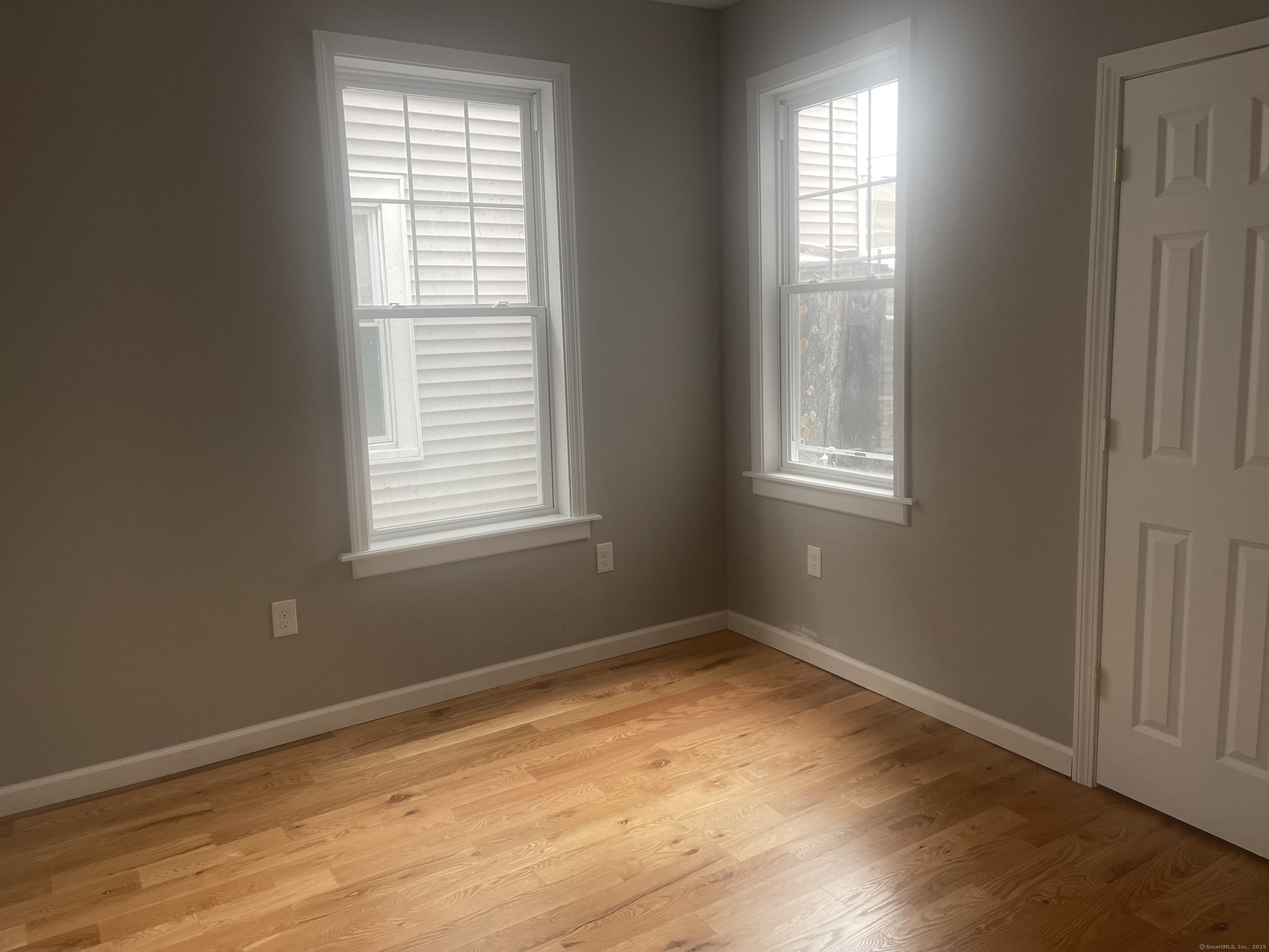 New Haven, Connecticut 06519, United States, 3 Bedrooms Bedrooms, ,2 BathroomsBathrooms,Residential,Pending,15226