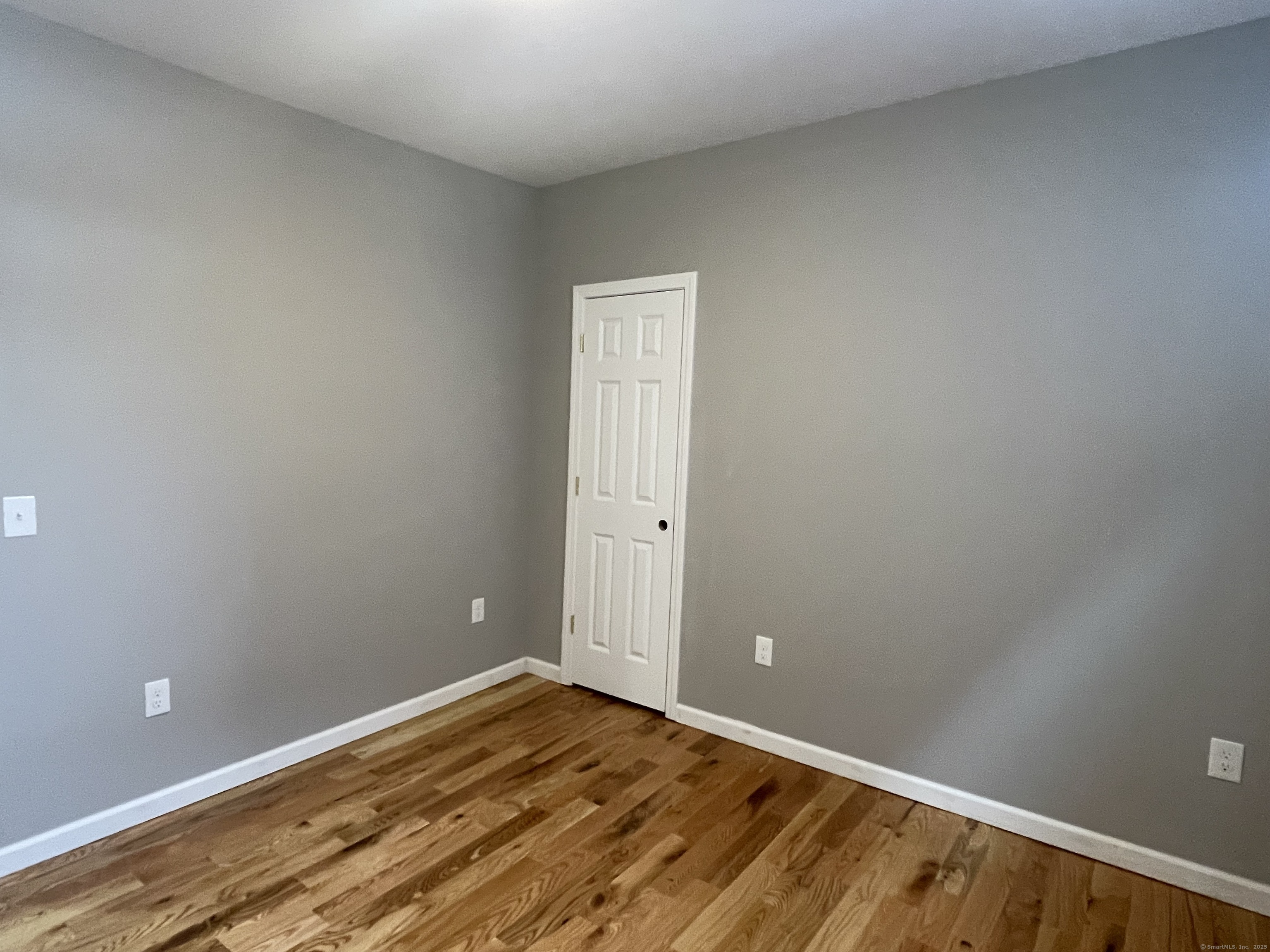 New Haven, Connecticut 06519, United States, 3 Bedrooms Bedrooms, ,2 BathroomsBathrooms,Residential,Pending,15226