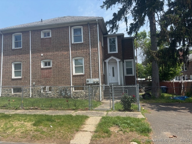 Horace Street 2, Bridgeport, Connecticut - 4 Bedrooms  
1 Bathrooms  
7 Rooms - 