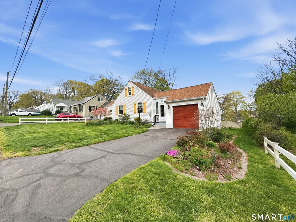 Photo of 100 Yale Acres Road, Meriden, CT 06450 (MLS # 24170465)