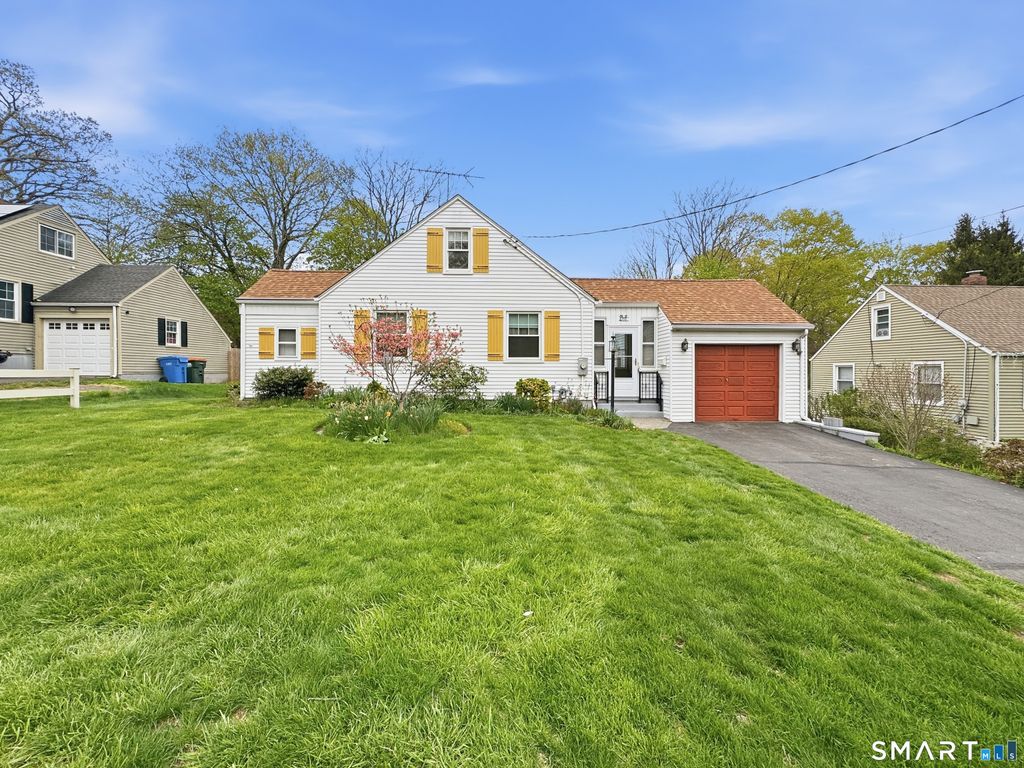 Photo of 100 Yale Acres Road, Meriden, CT 06450 (MLS # 24170465)