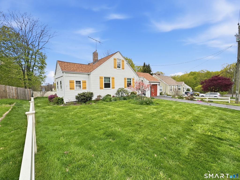 Photo of 100 Yale Acres Road, Meriden, CT 06450 (MLS # 24170465)