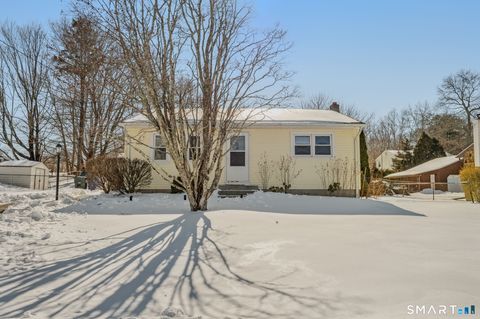 Photo of 98 Oslo Street, Groton, CT 06355 (MLS # 24147537)