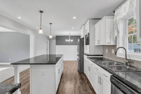 Tiny photo for 1 High Ridge Circle, Montville, CT 06382 (MLS # 24132342)