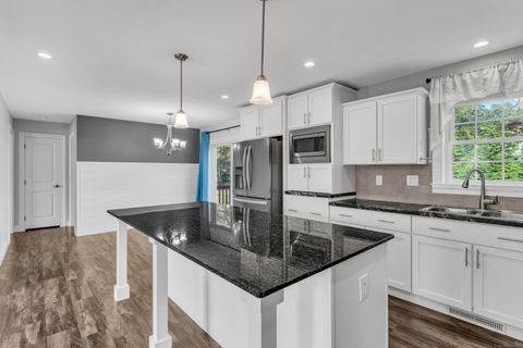 Tiny photo for 1 High Ridge Circle, Montville, CT 06382 (MLS # 24132342)