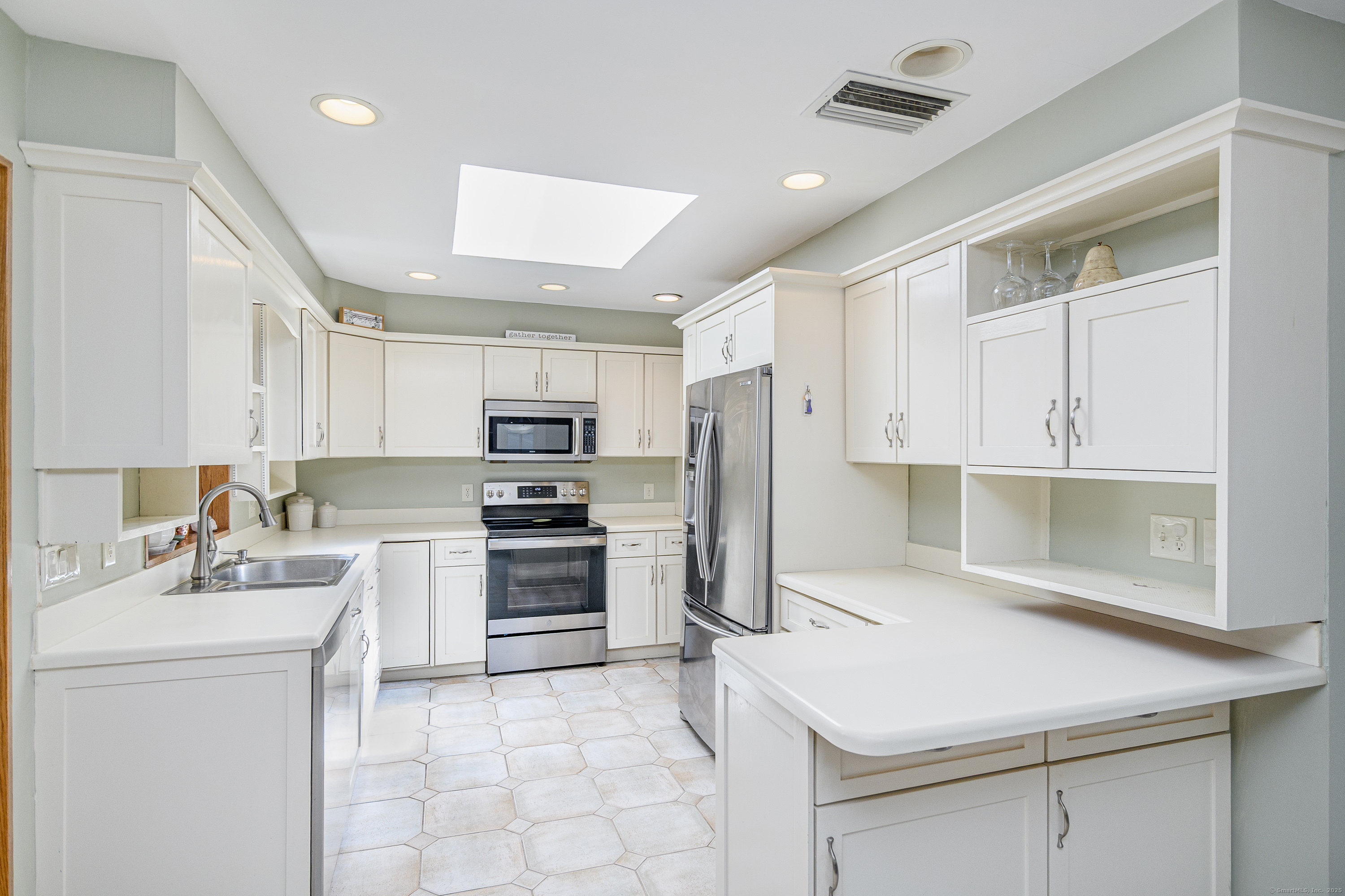 28 Sherry Lane, Danbury, Connecticut image 6
