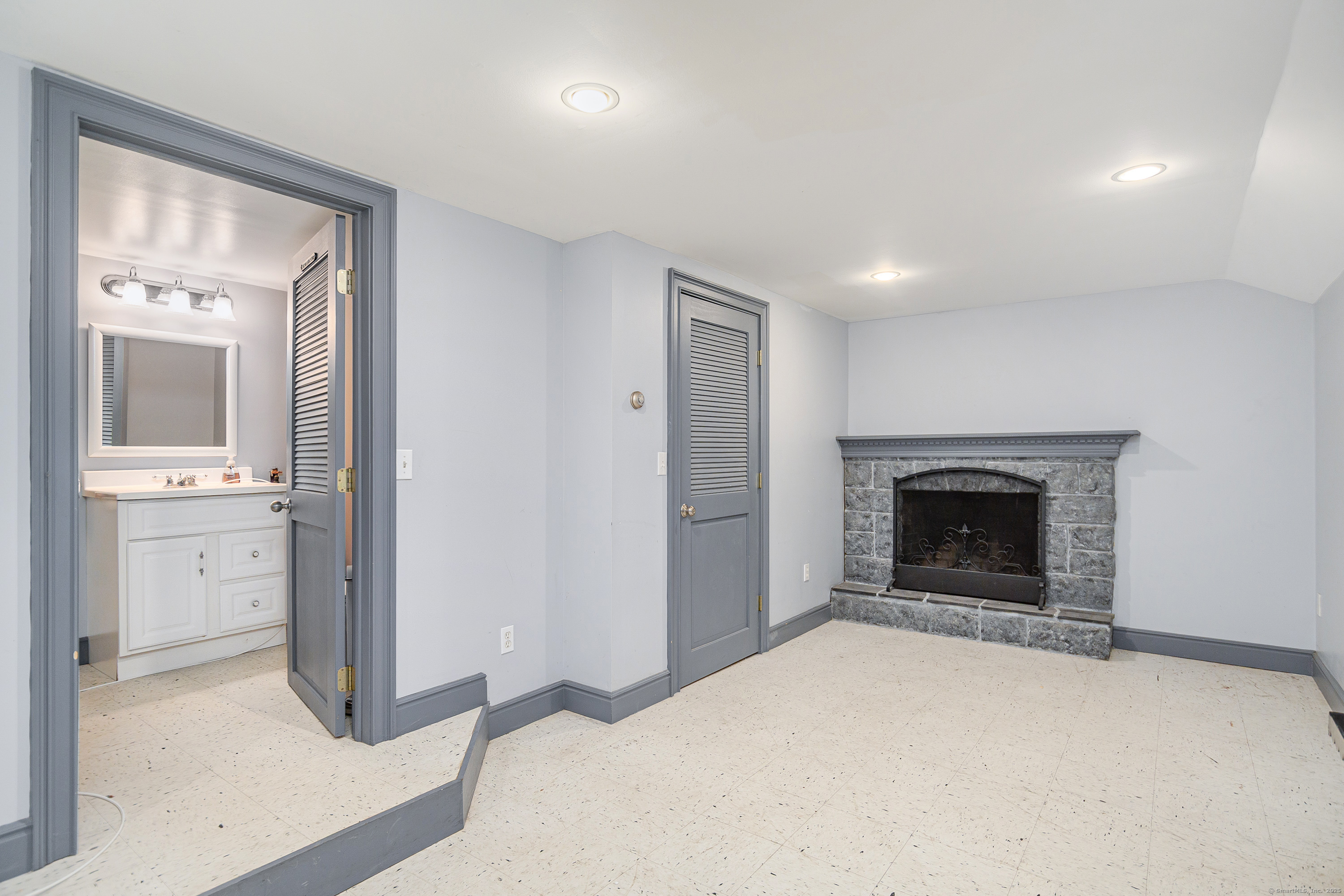 28 Sherry Lane, Danbury, Connecticut image 27