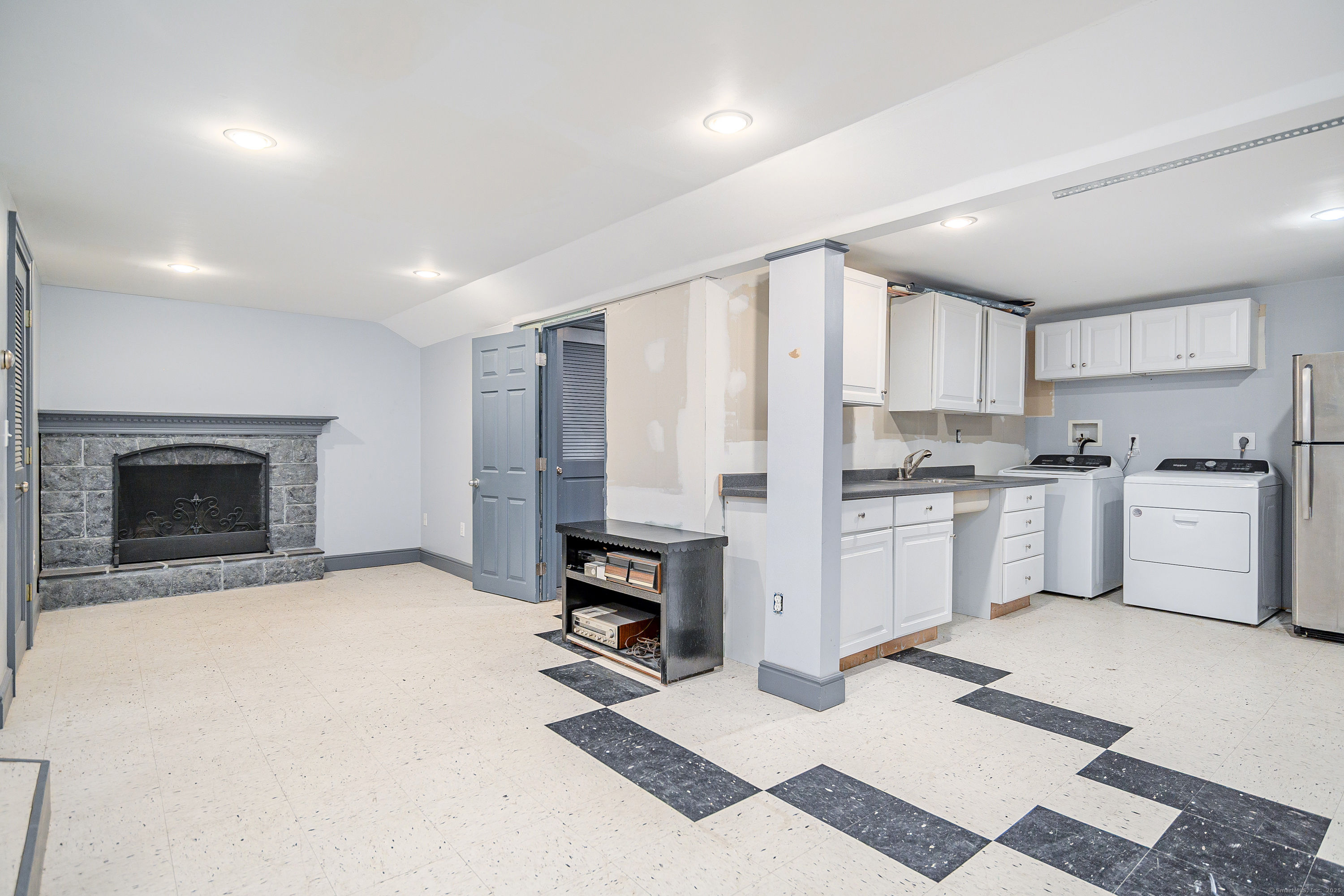 28 Sherry Lane, Danbury, Connecticut image 24