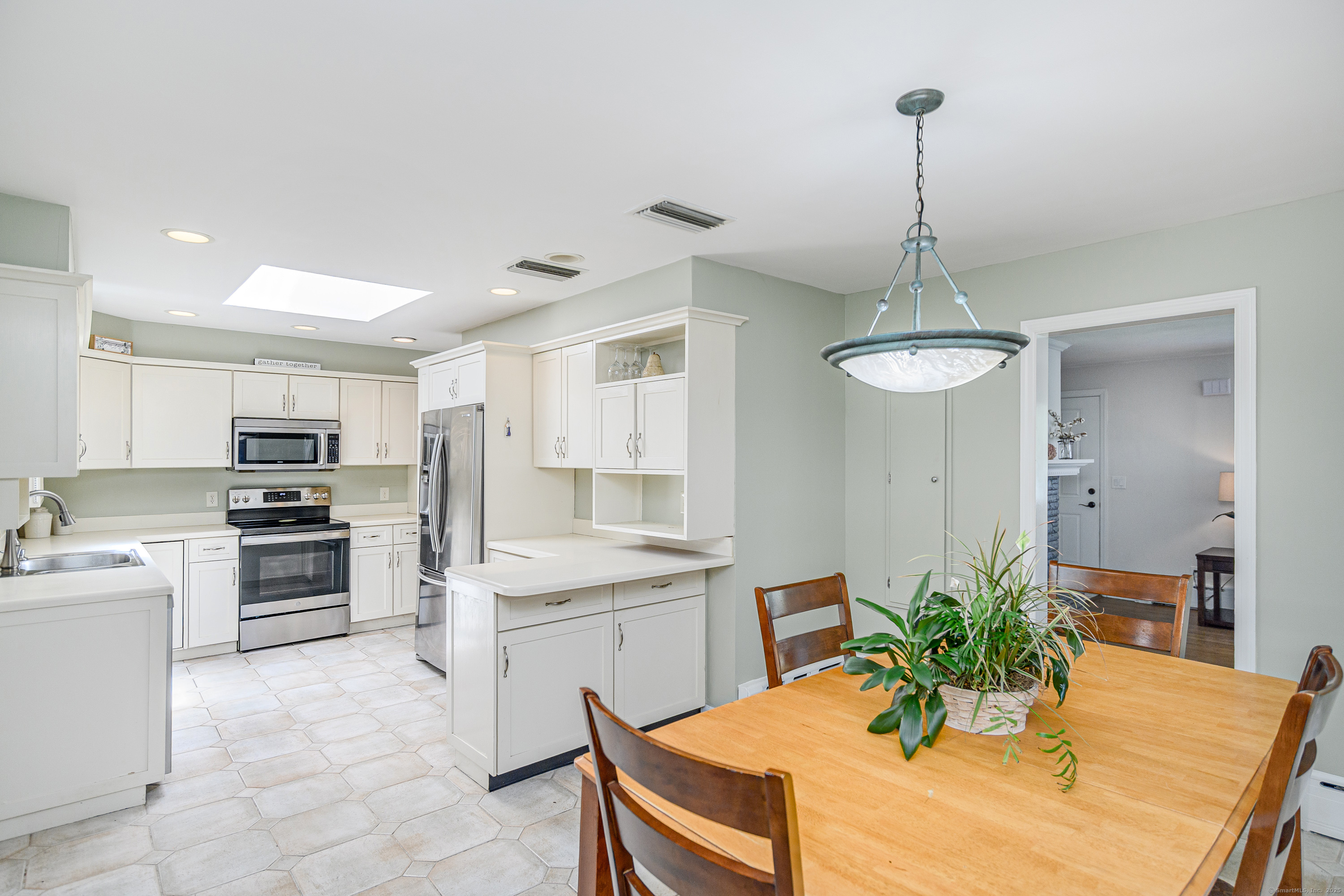 28 Sherry Lane, Danbury, Connecticut image 5