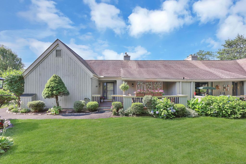 Photo of 617 Cherokee Lane #B, Stratford, CT 06614 (MLS # 24132771)