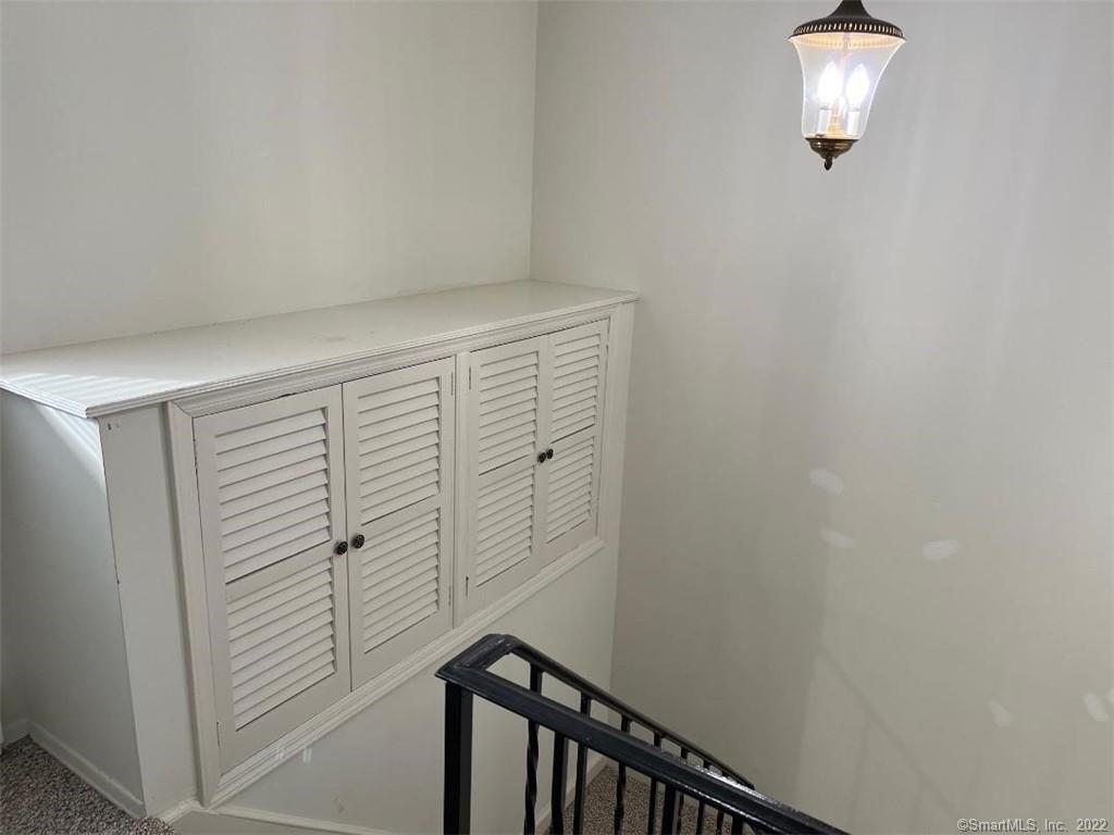 Stamford, Connecticut 06907, United States, 2 Bedrooms Bedrooms, ,2 BathroomsBathrooms,Residential,Pending,184021