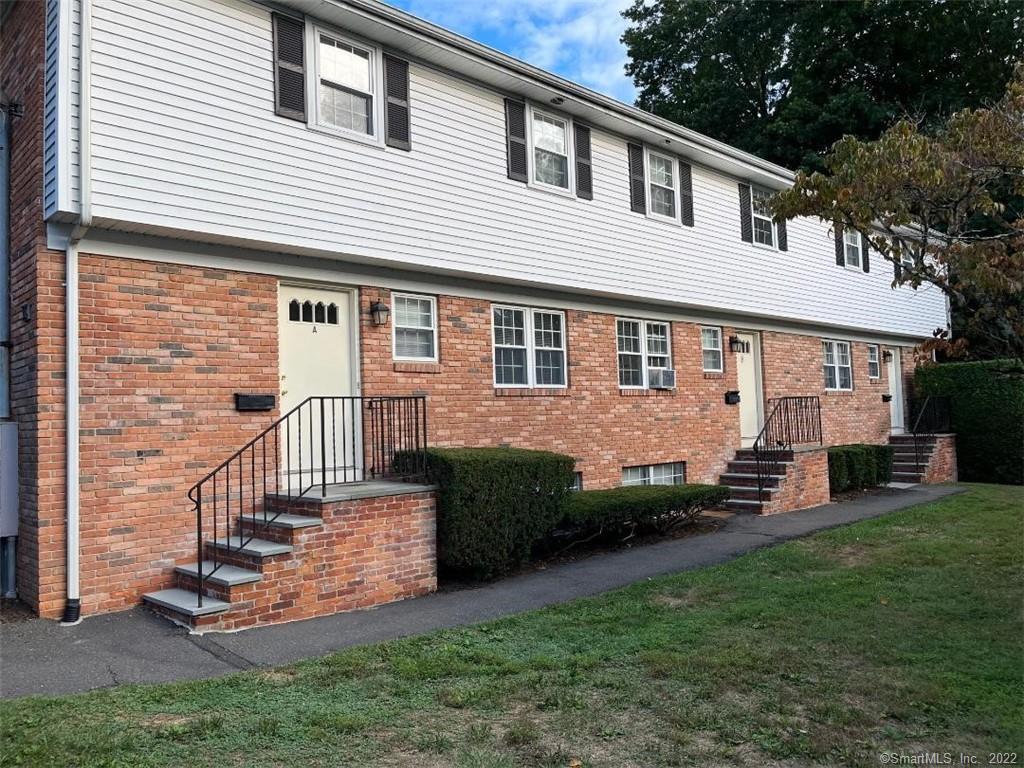 Stamford, Connecticut 06907, United States, 2 Bedrooms Bedrooms, ,2 BathroomsBathrooms,Residential,Pending,184021