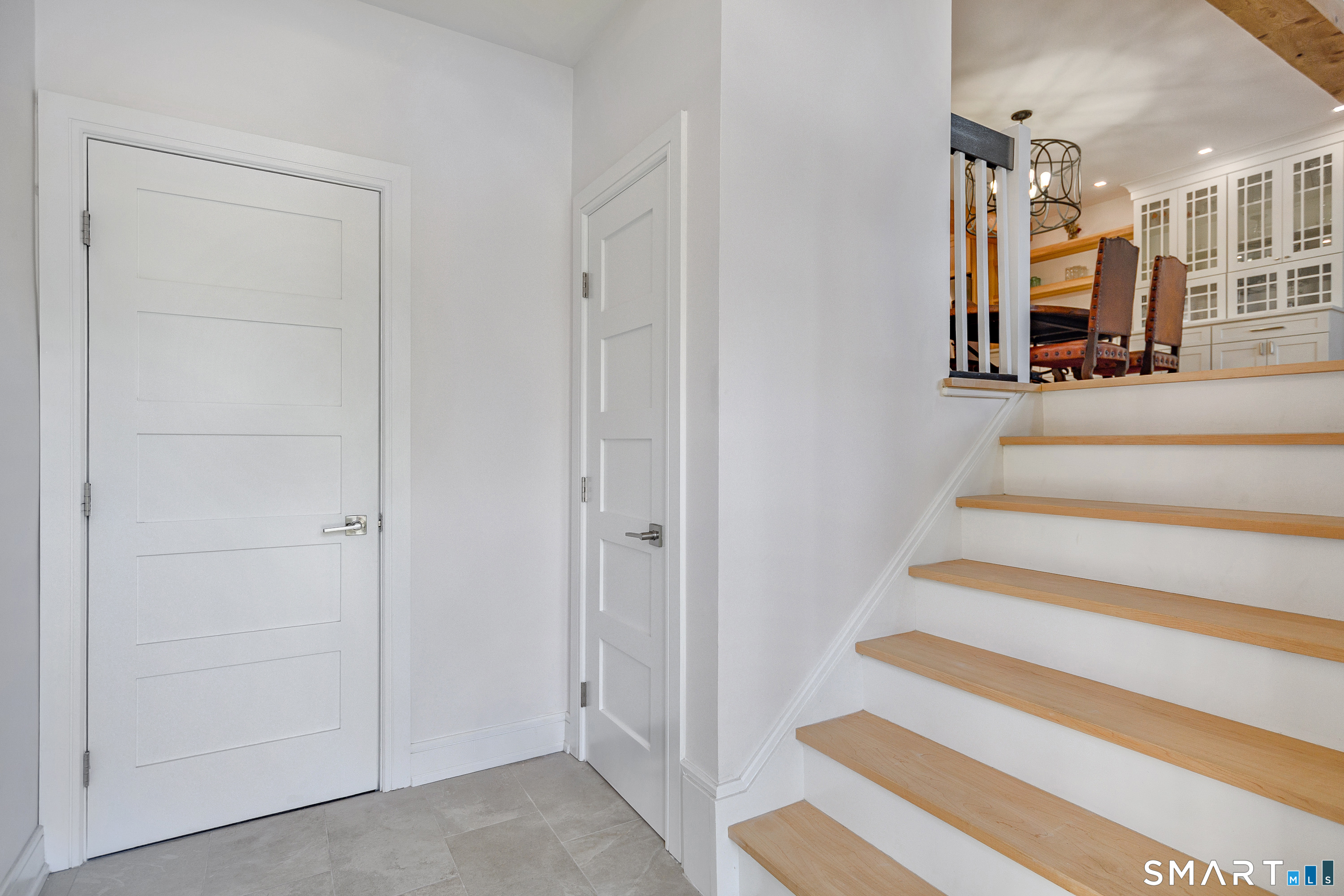 12 Boulevard Drive 22-132