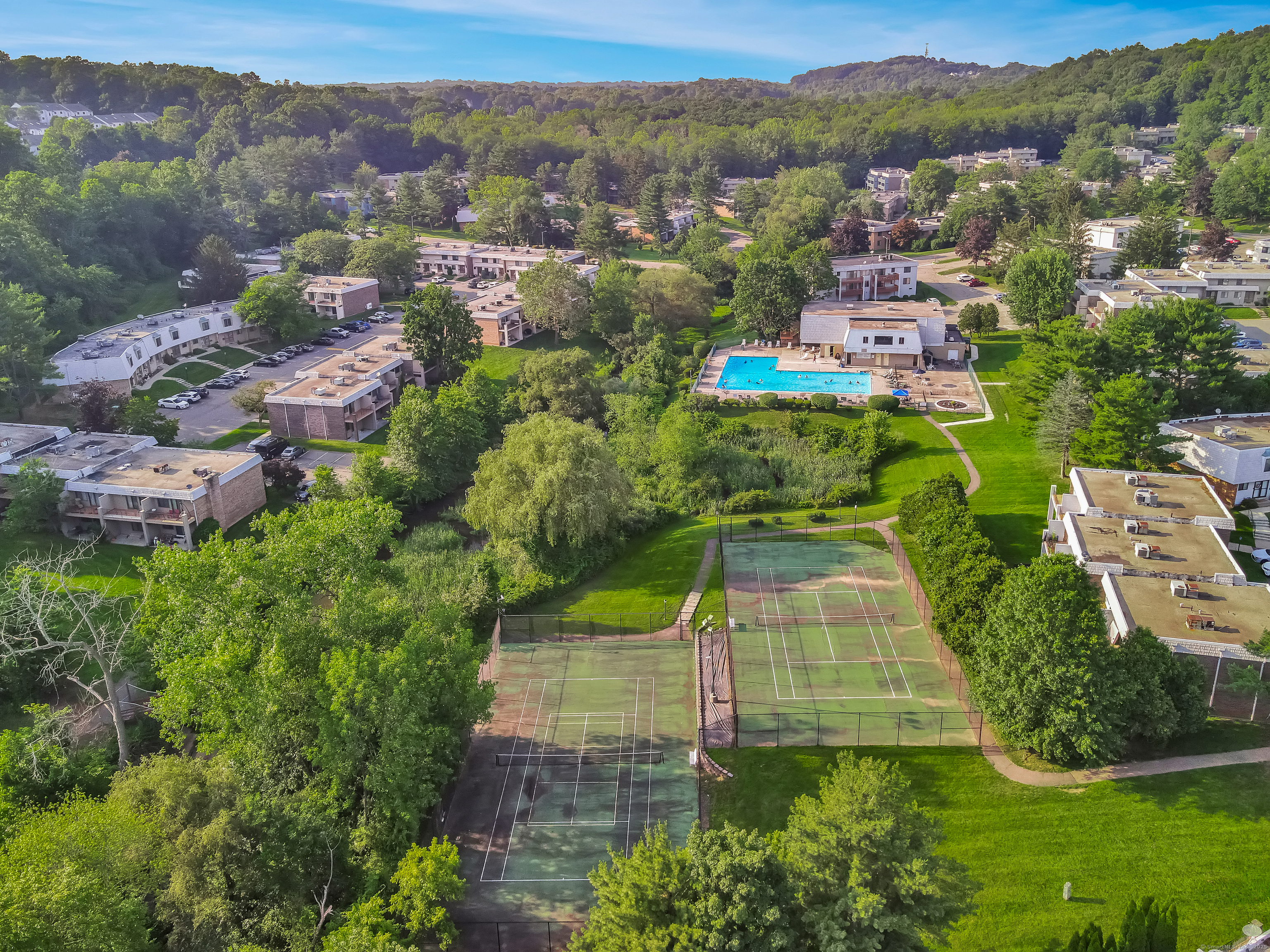 Cromwell, Connecticut 06416, United States, 2 Bedrooms Bedrooms, ,2 BathroomsBathrooms,Residential,Pending,214476