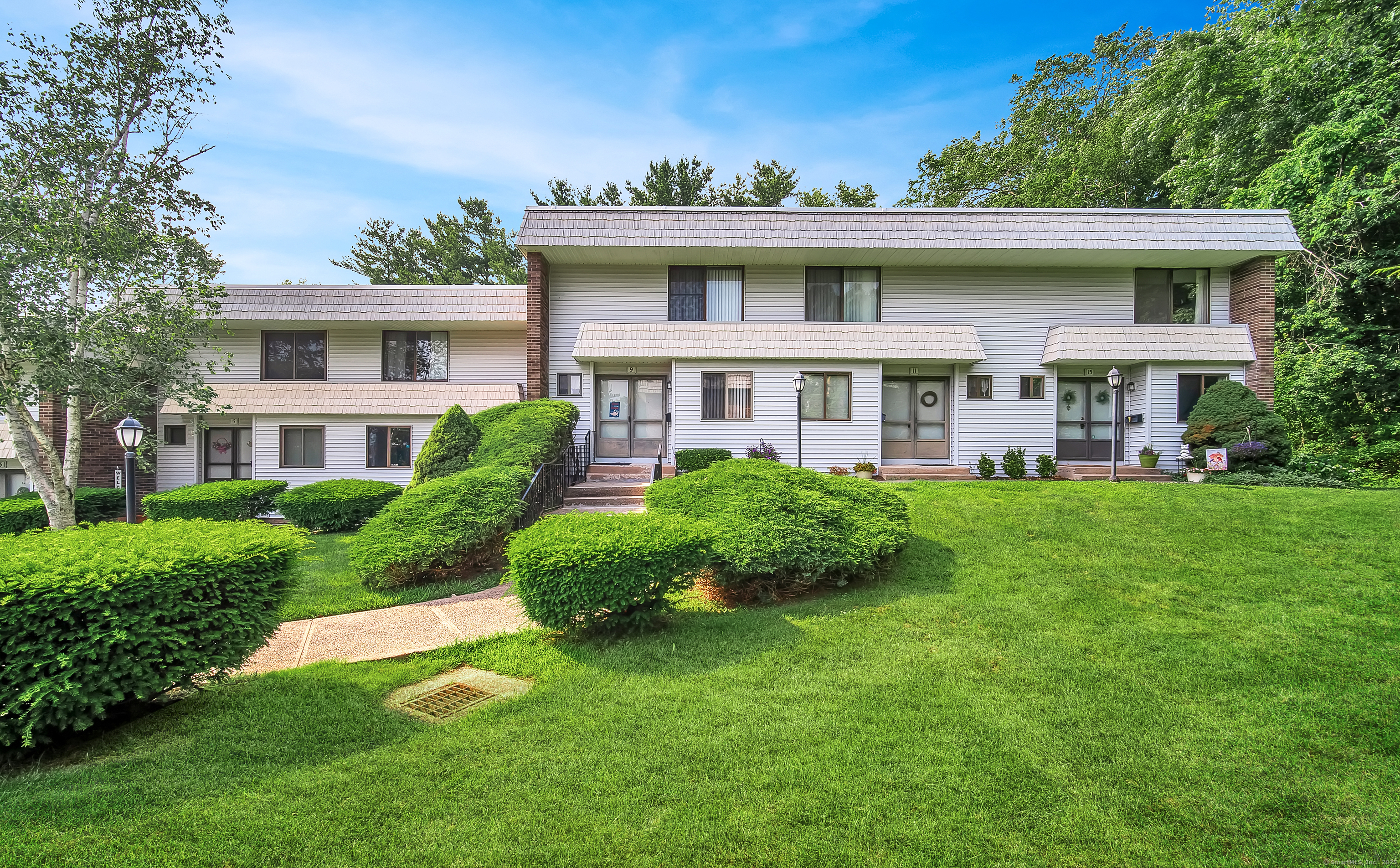 Cromwell, Connecticut 06416, United States, 2 Bedrooms Bedrooms, ,2 BathroomsBathrooms,Residential,Pending,214476