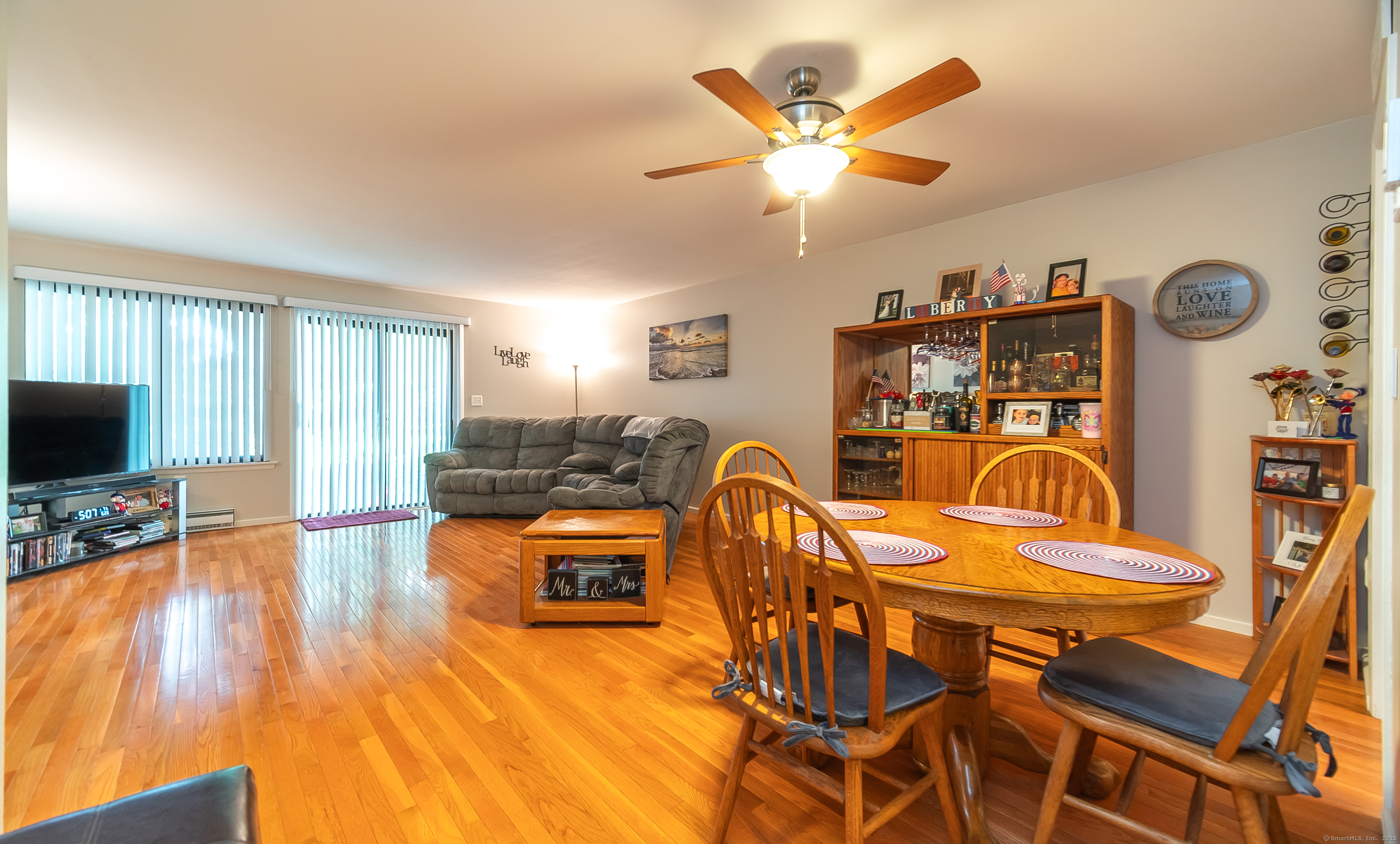 Cromwell, Connecticut 06416, United States, 2 Bedrooms Bedrooms, ,2 BathroomsBathrooms,Residential,Pending,214476