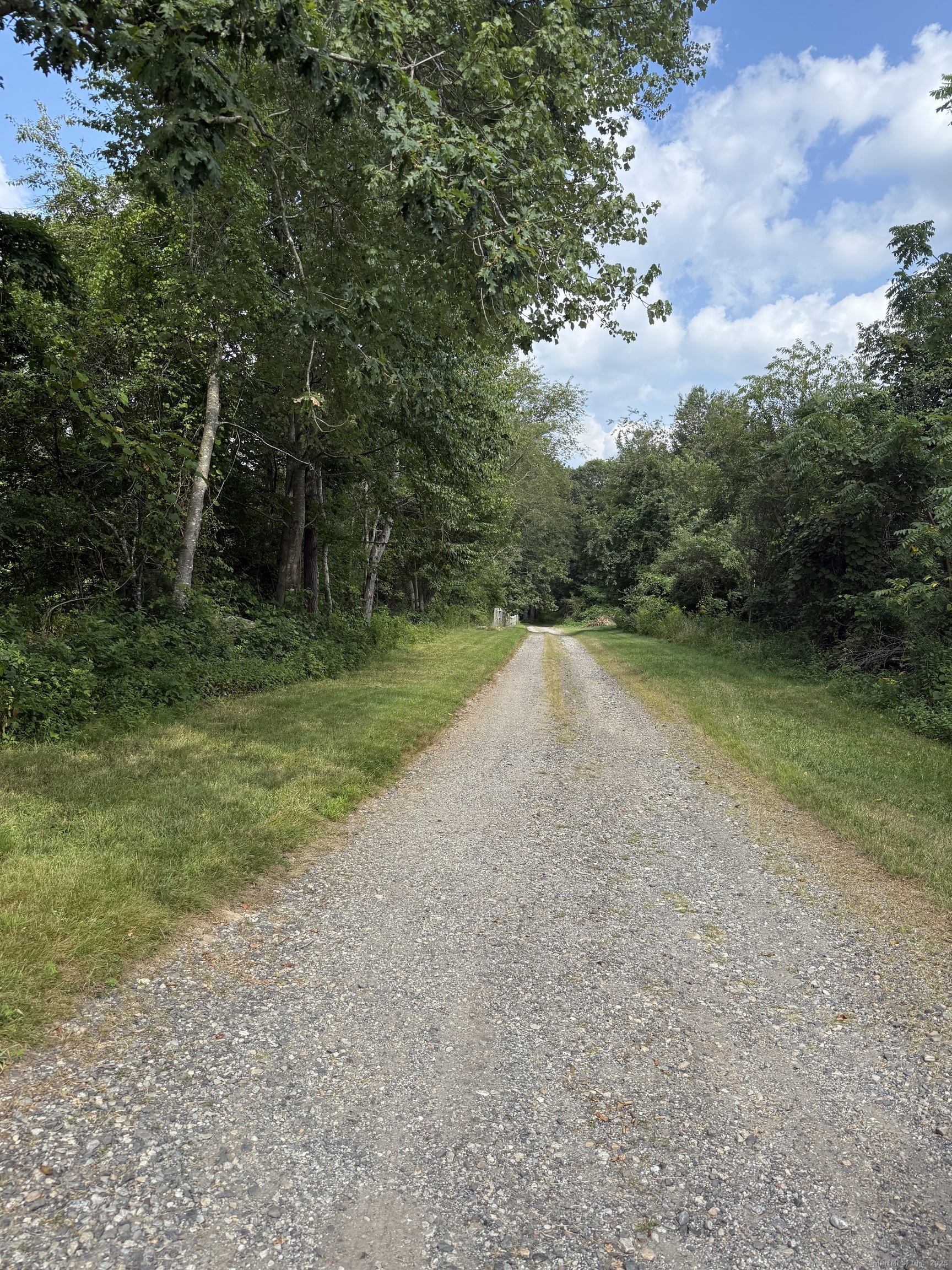 1394 North Road