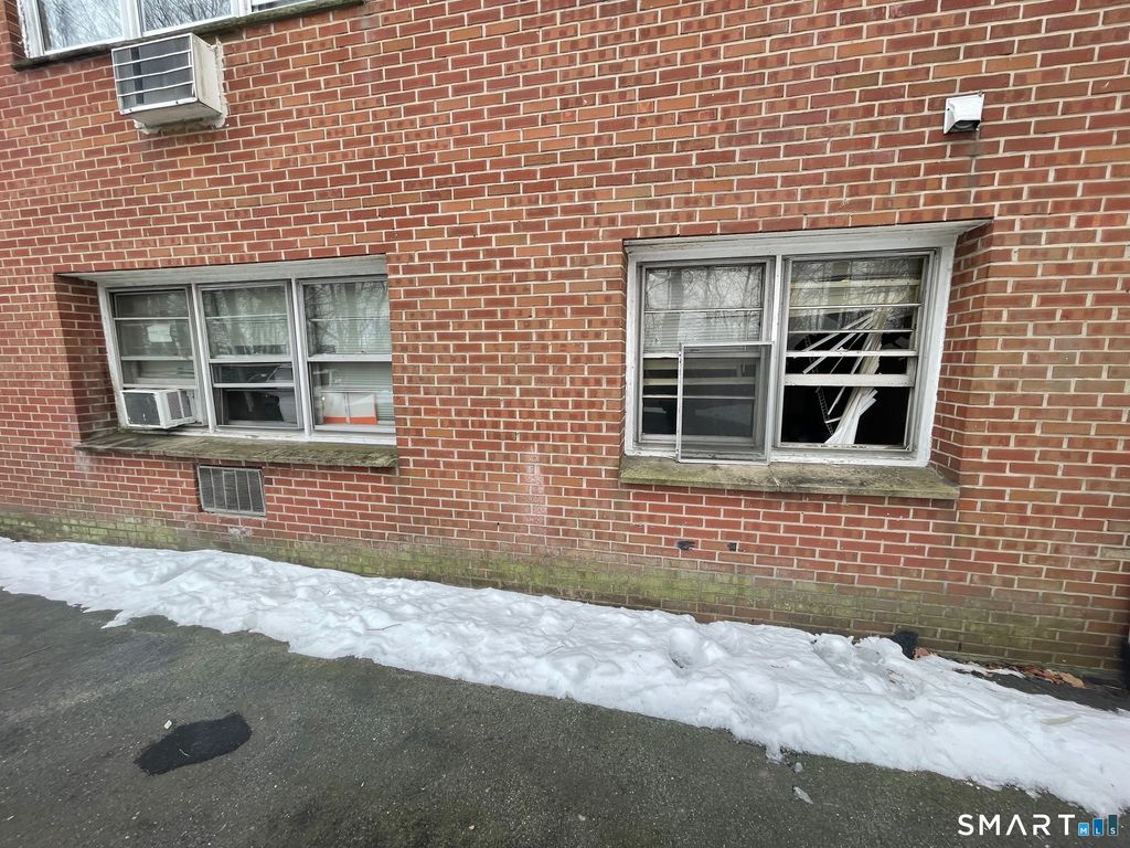 Photo of 304 Pine Rock Avenue #APT C2, Hamden, CT 06514 (MLS # 24146622)