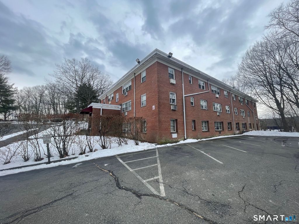 Photo of 304 Pine Rock Avenue #APT C2, Hamden, CT 06514 (MLS # 24146622)