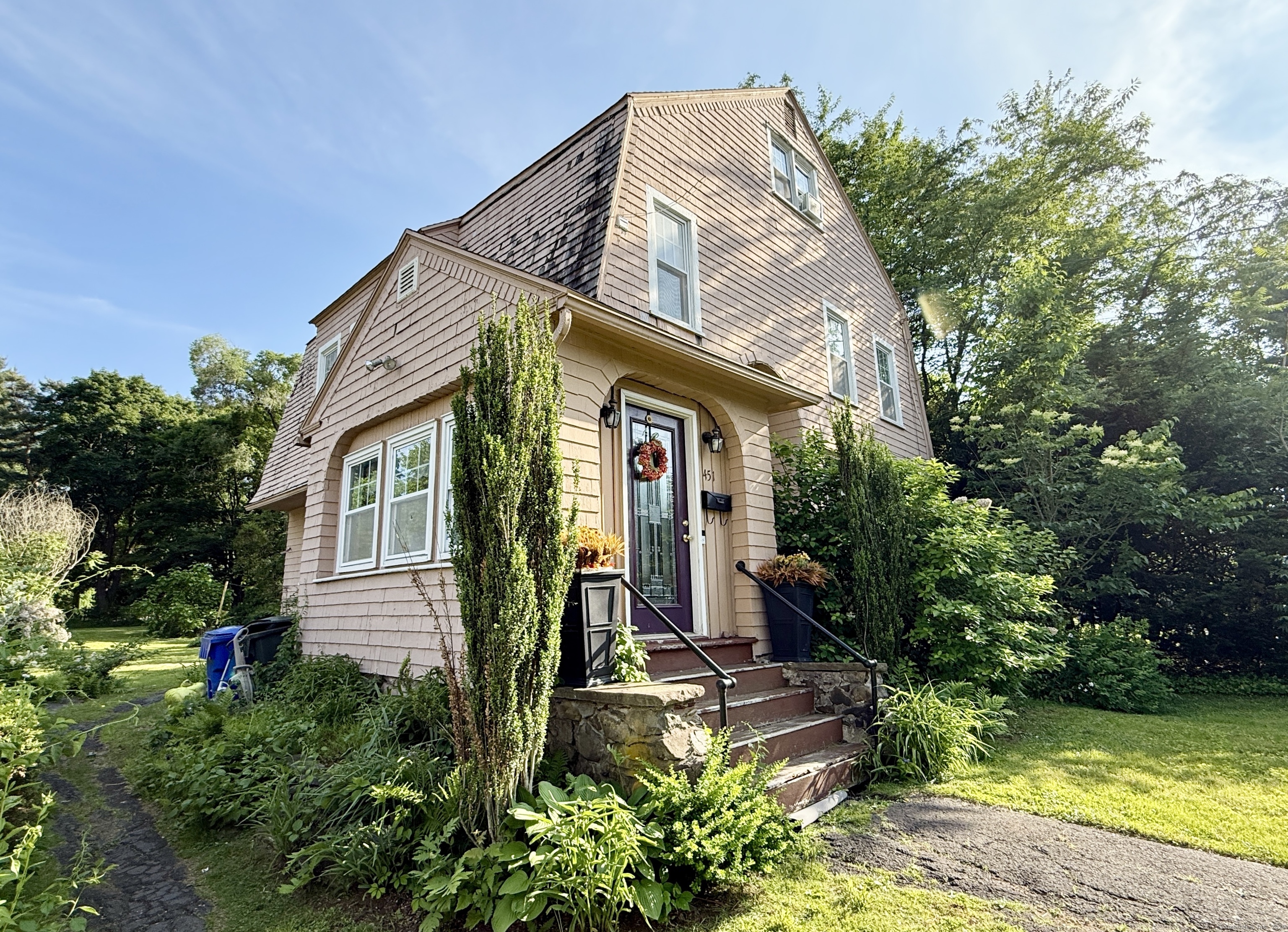 451 Robbins Avenue