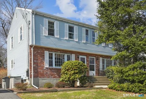 Condo For Sale - 84 Parade Hill Road #84<br/> New Canaan, CT 06840