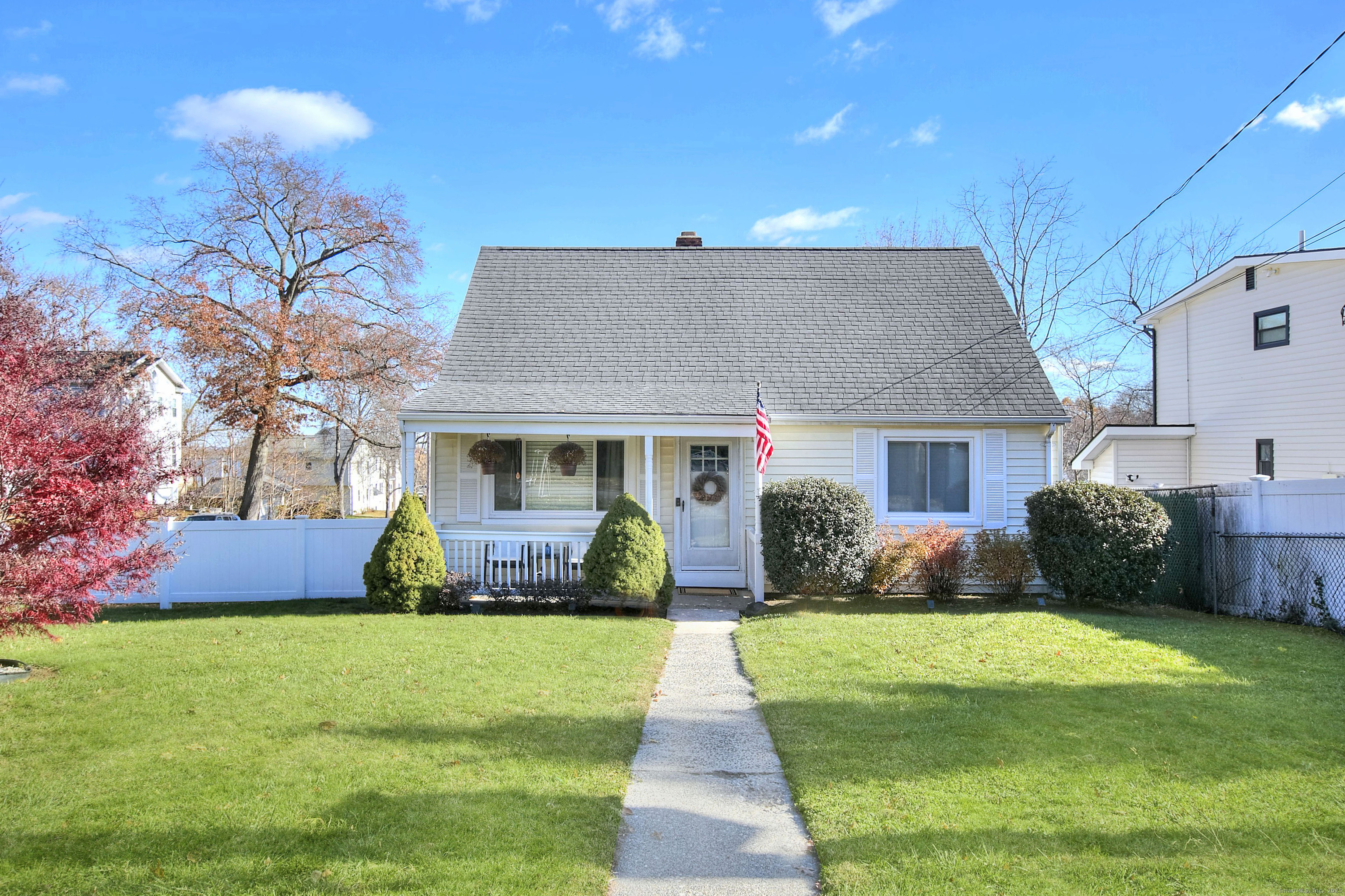 Fairfield, Connecticut 06825, United States, 4 Bedrooms Bedrooms, ,1 BathroomBathrooms,Residential,Active,248721