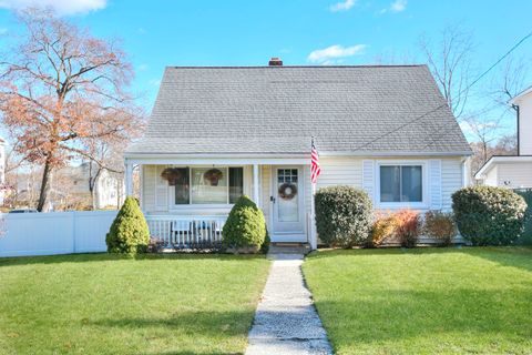 Photo of 545 Old Stratfield Road, Fairfield, CT 06825 (MLS # 24141862)