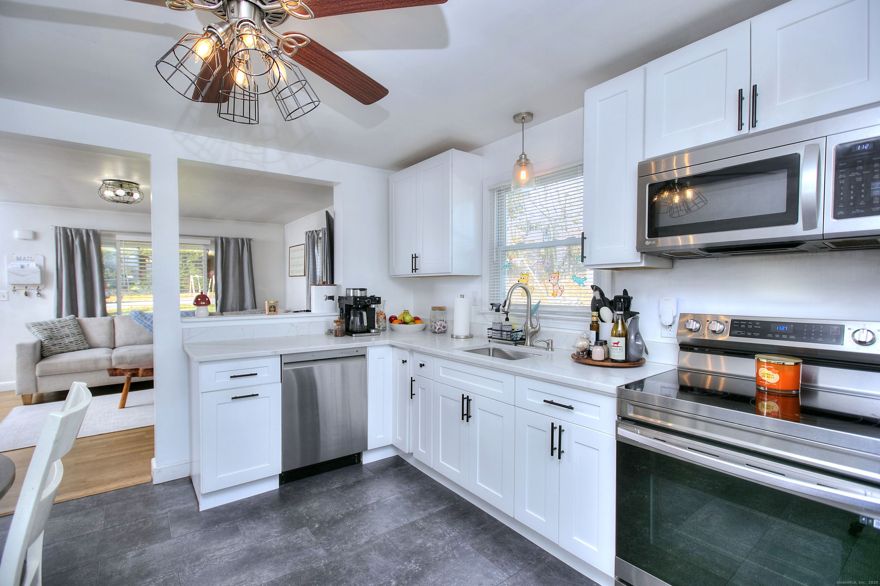 Fairfield, Connecticut 06825, United States, 4 Bedrooms Bedrooms, ,1 BathroomBathrooms,Residential,Active,248721