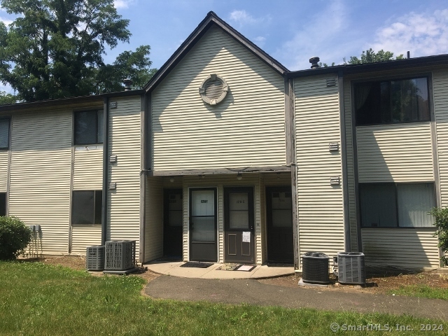 Property for Sale at 128 Derby Avenue Apt E, New Haven, Connecticut - Bedrooms: 2 
Bathrooms: 1 
Rooms: 4  - $170,000