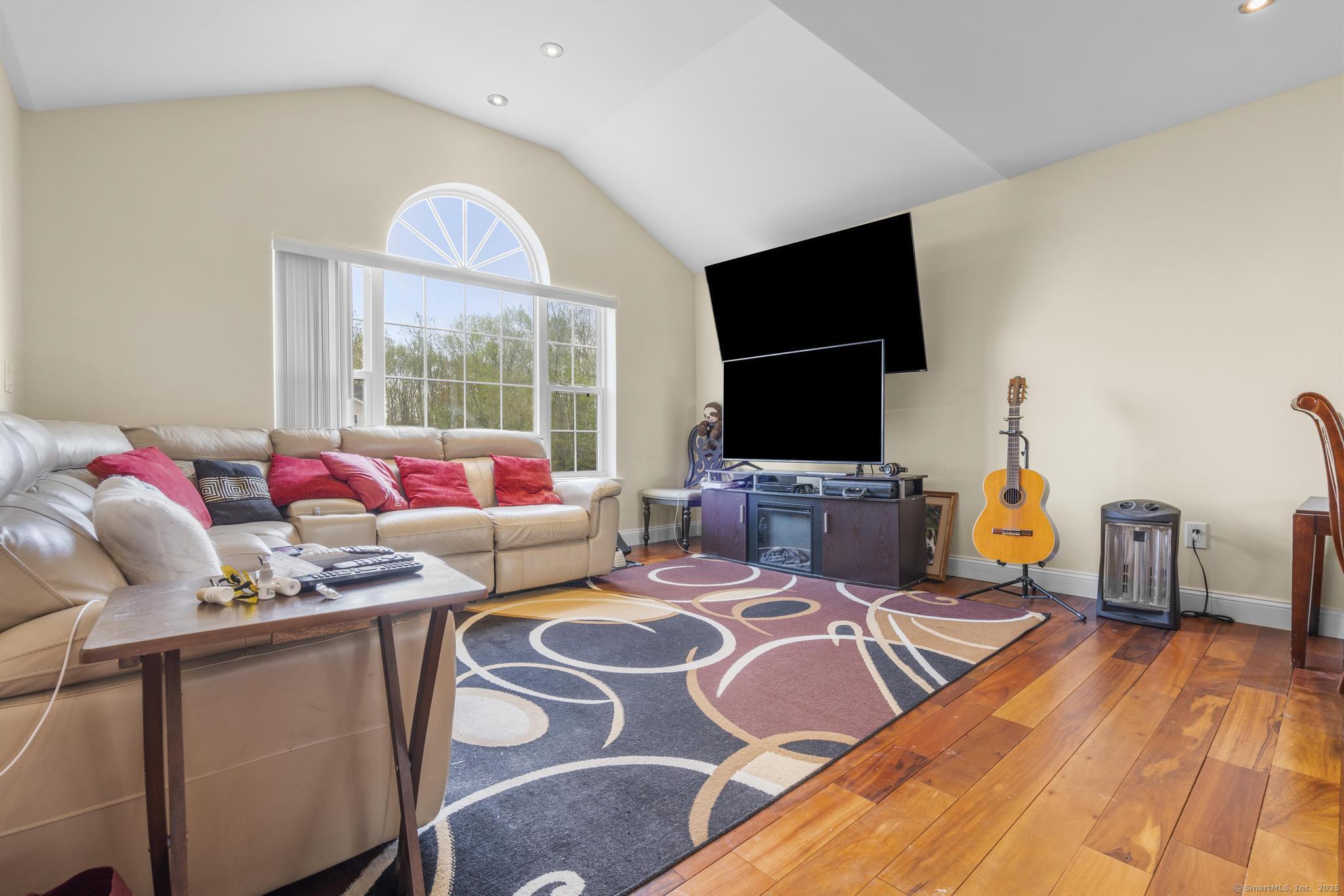 13 Woodcrest Drive, Waterbury, Connecticut image 10