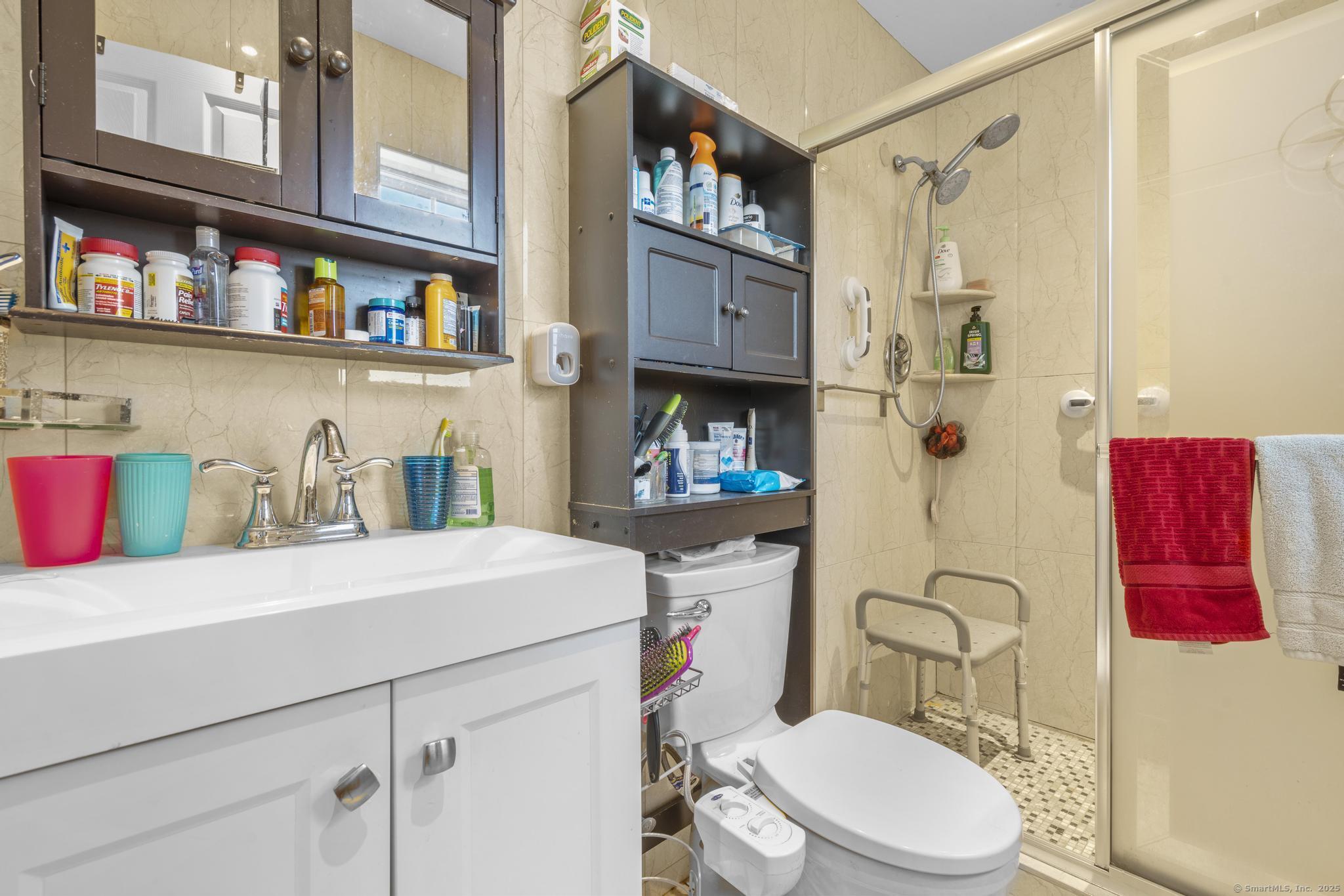 13 Woodcrest Drive, Waterbury, Connecticut image 20