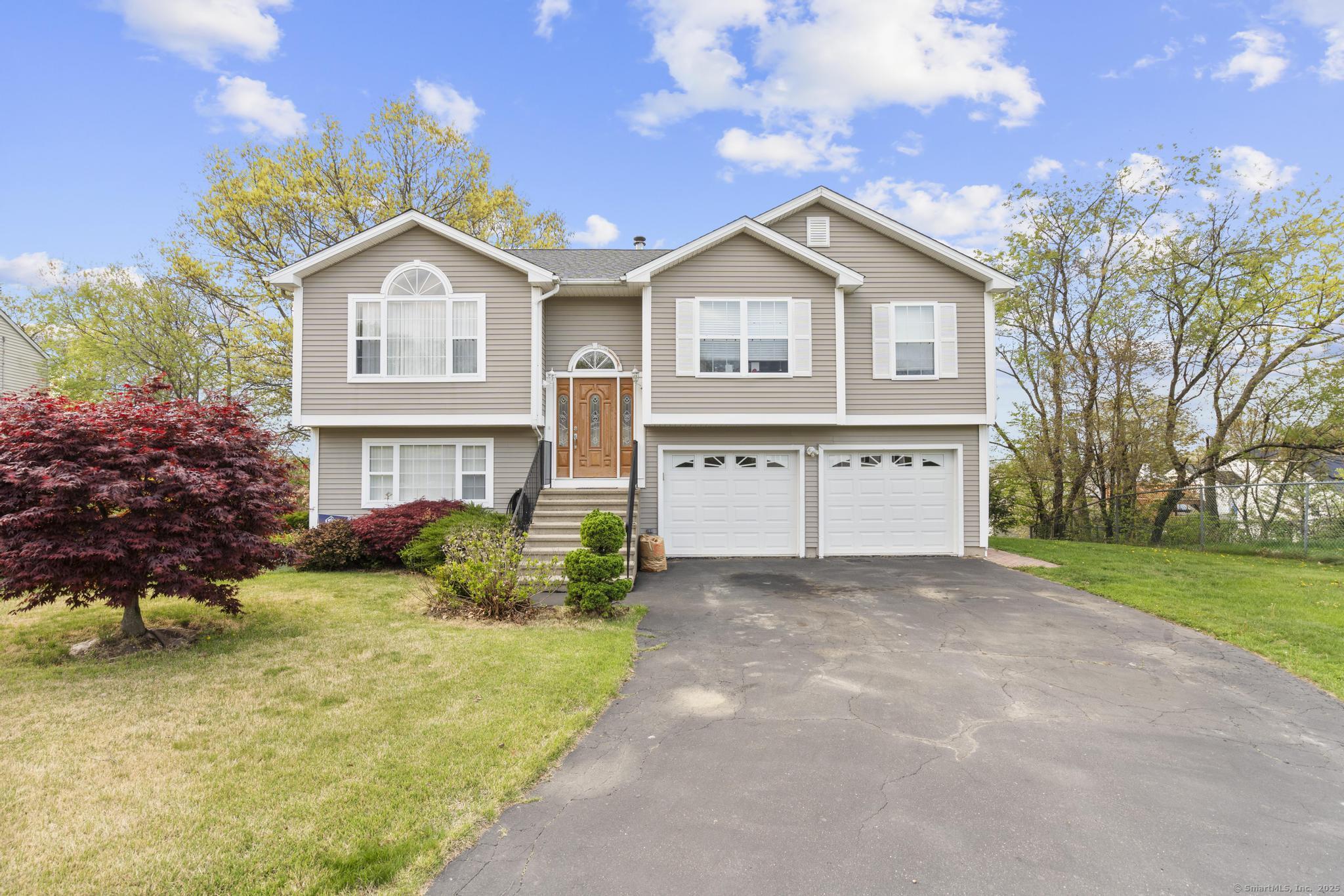 13 Woodcrest Drive, Waterbury, Connecticut image 1