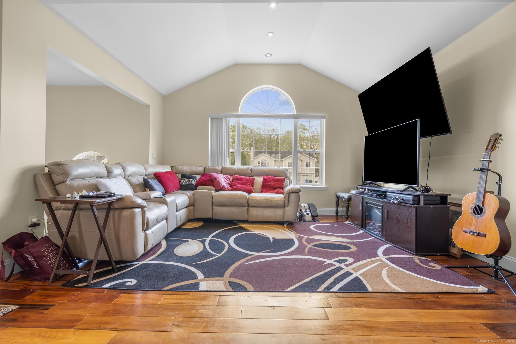 13 Woodcrest Drive, Waterbury, Connecticut image 11
