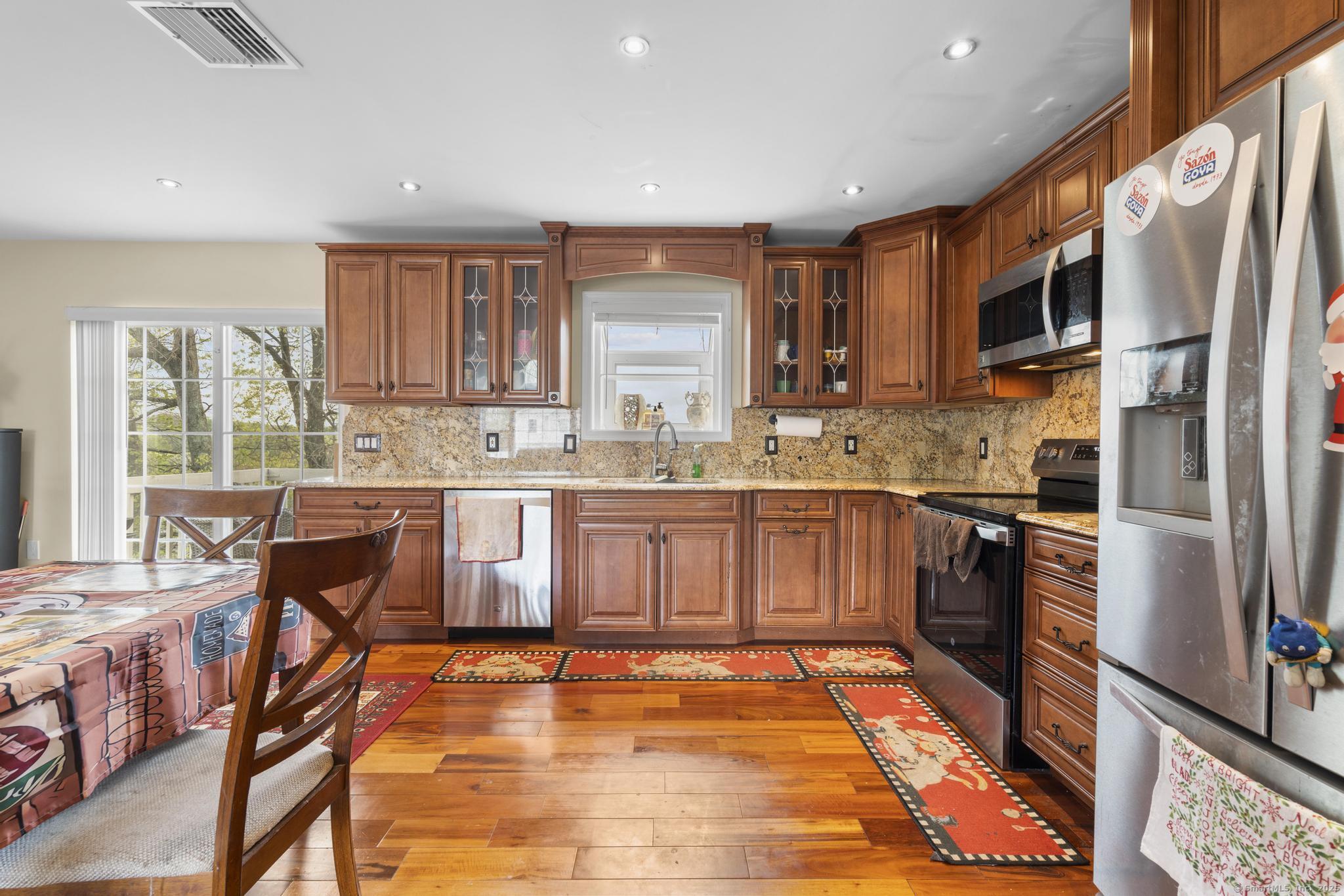 13 Woodcrest Drive, Waterbury, Connecticut image 13
