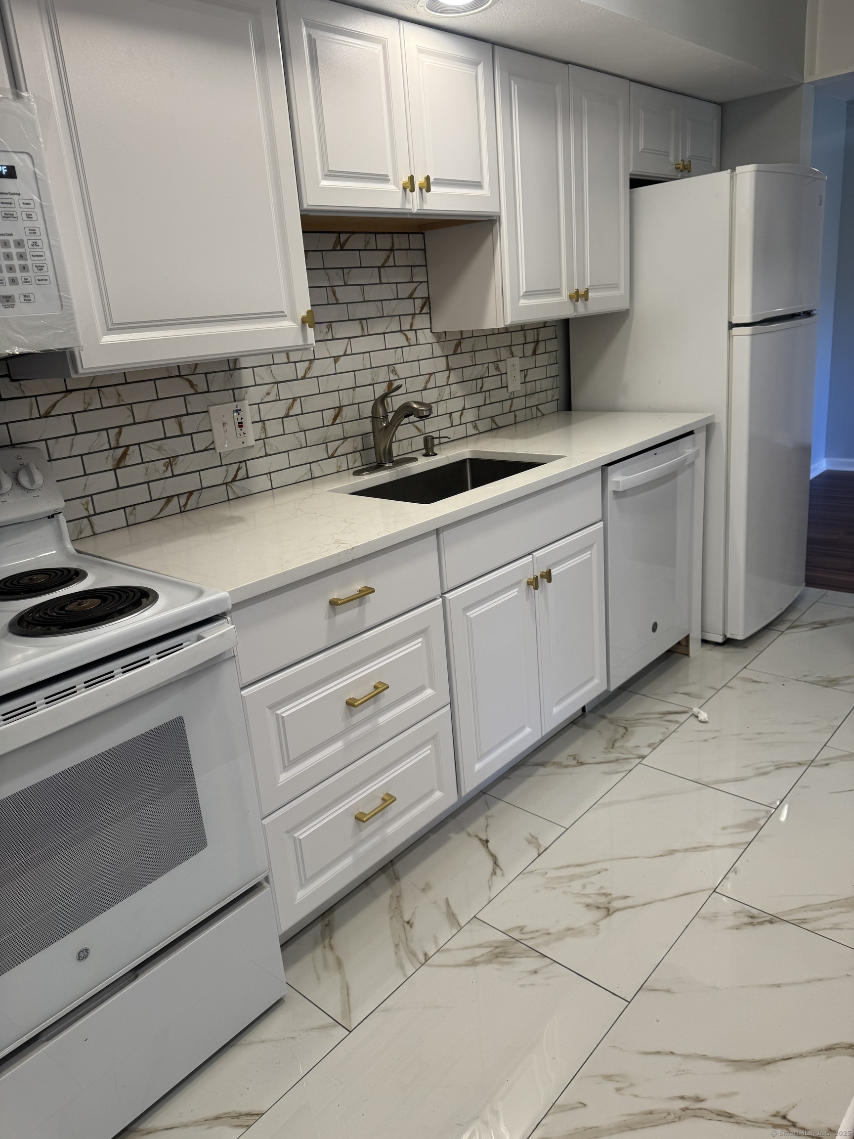 103 Horse Pond Road APT E