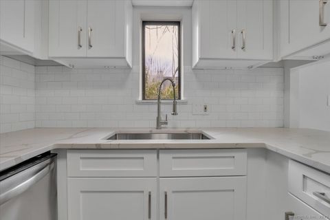 Tiny photo for 3 Trolley Crossing Lane #3, Middletown, CT 06457 (MLS # 24144872)